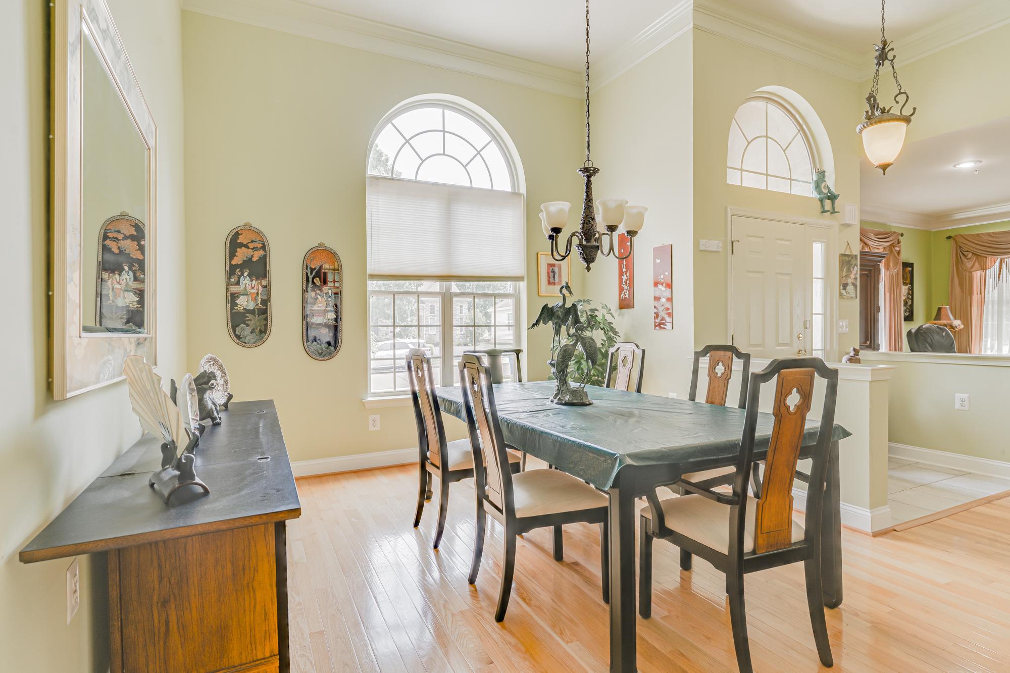 HERITAGE CR ESTS - Residential