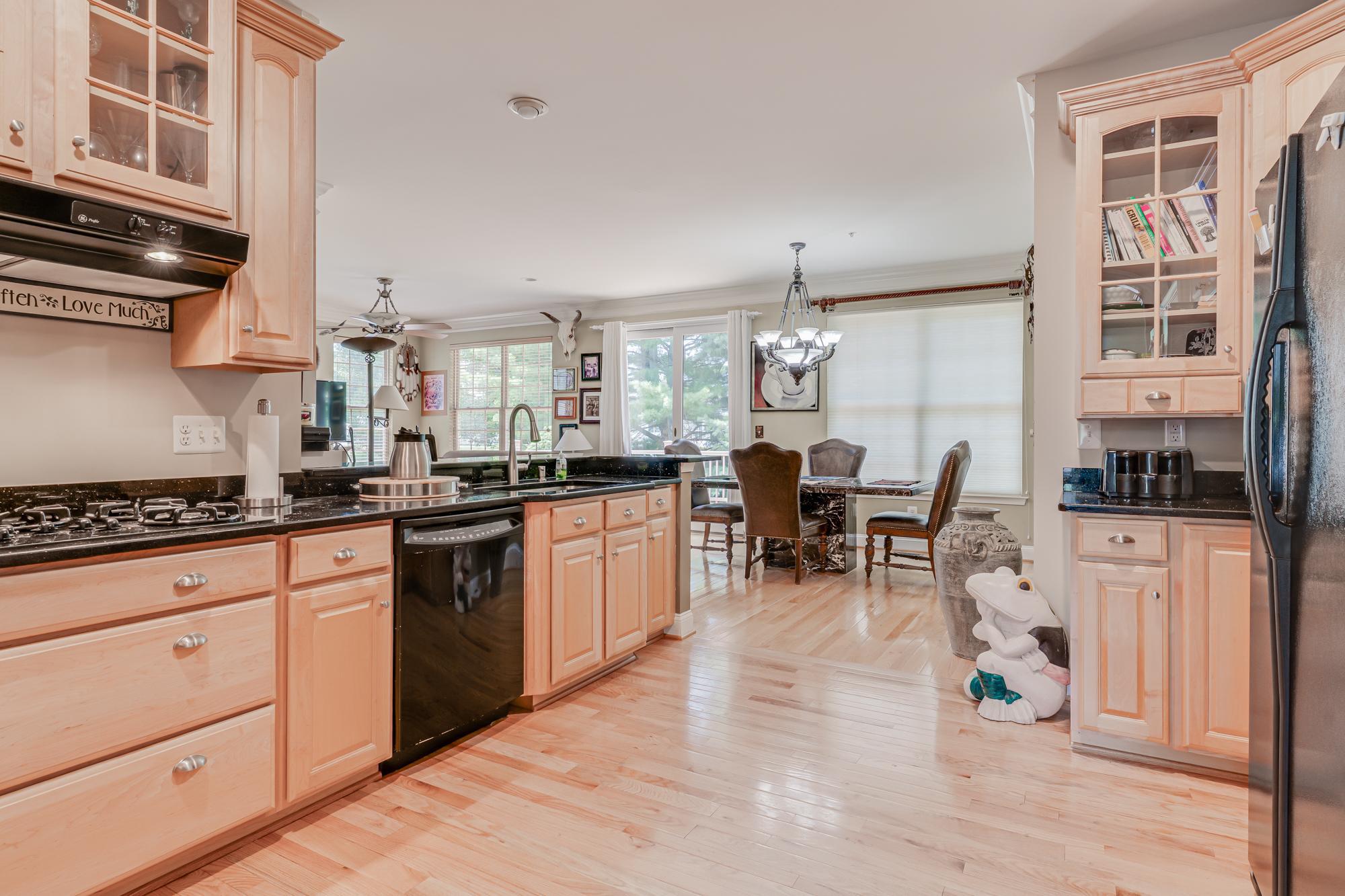 HERITAGE CR ESTS - Residential