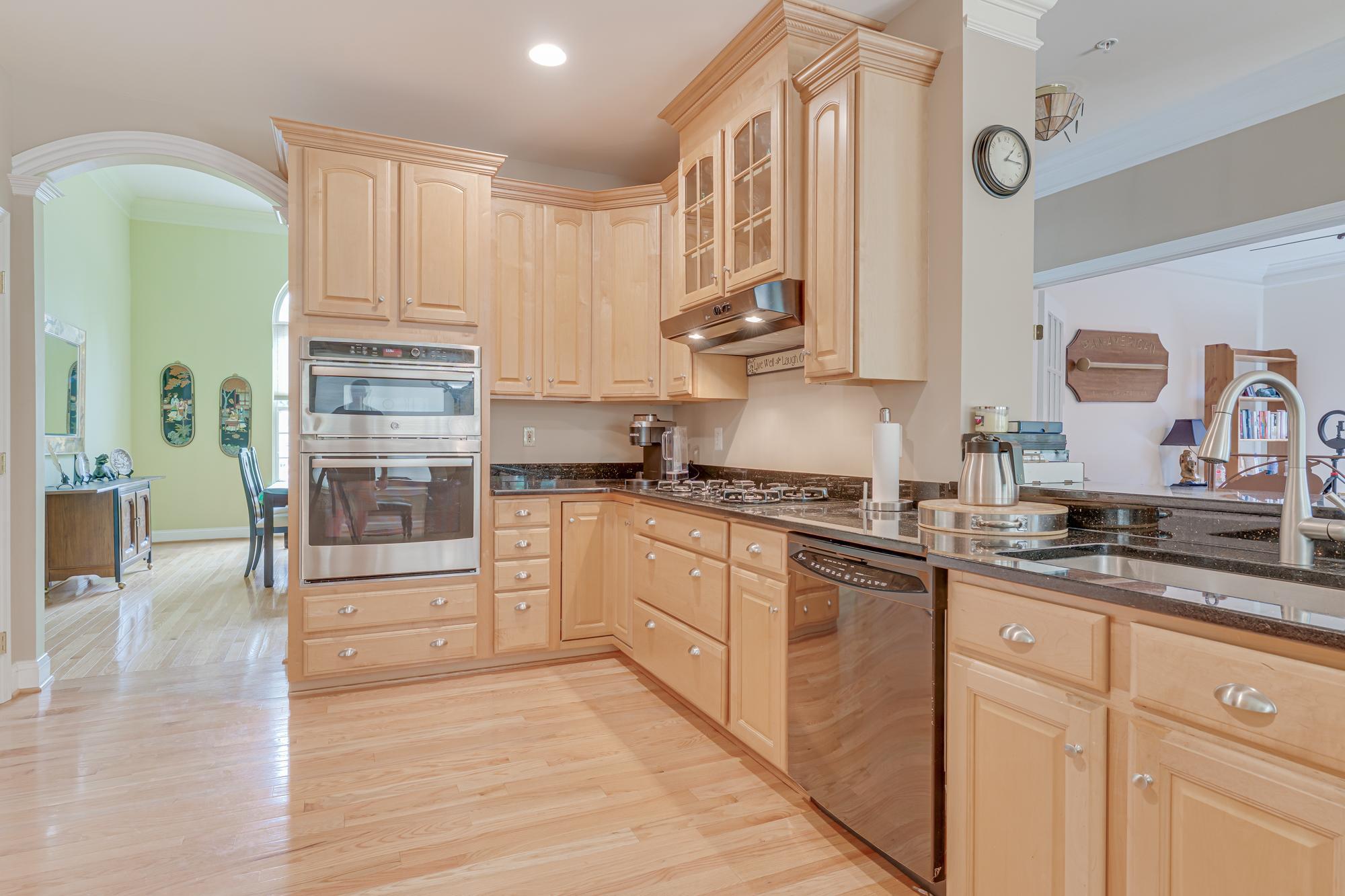 HERITAGE CR ESTS - Residential