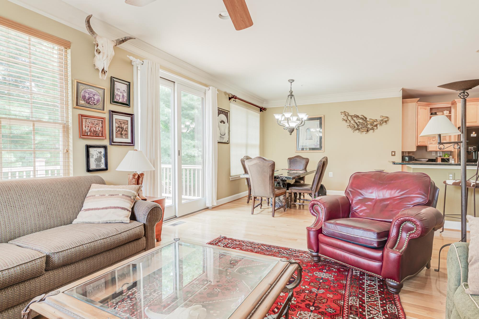 HERITAGE CR ESTS - Residential