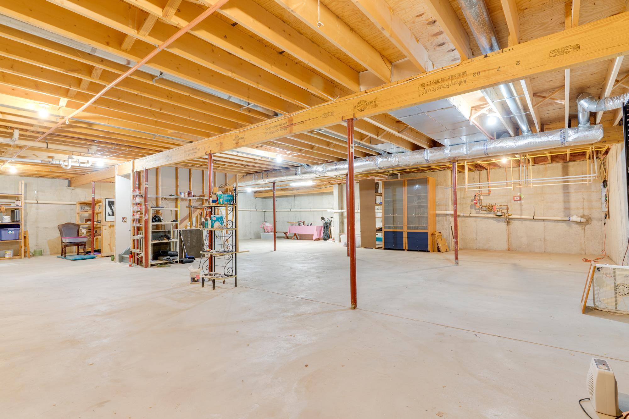 HERITAGE CR ESTS - Residential