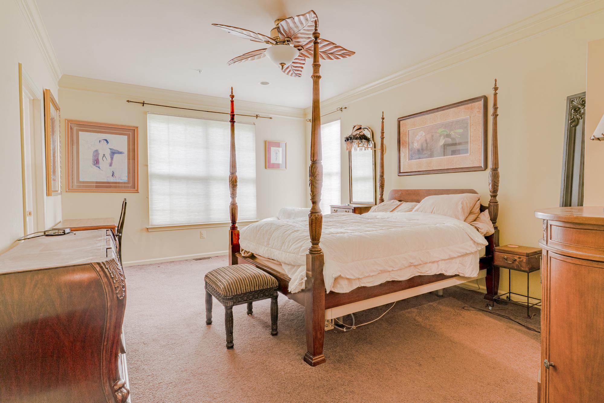 HERITAGE CR ESTS - Residential