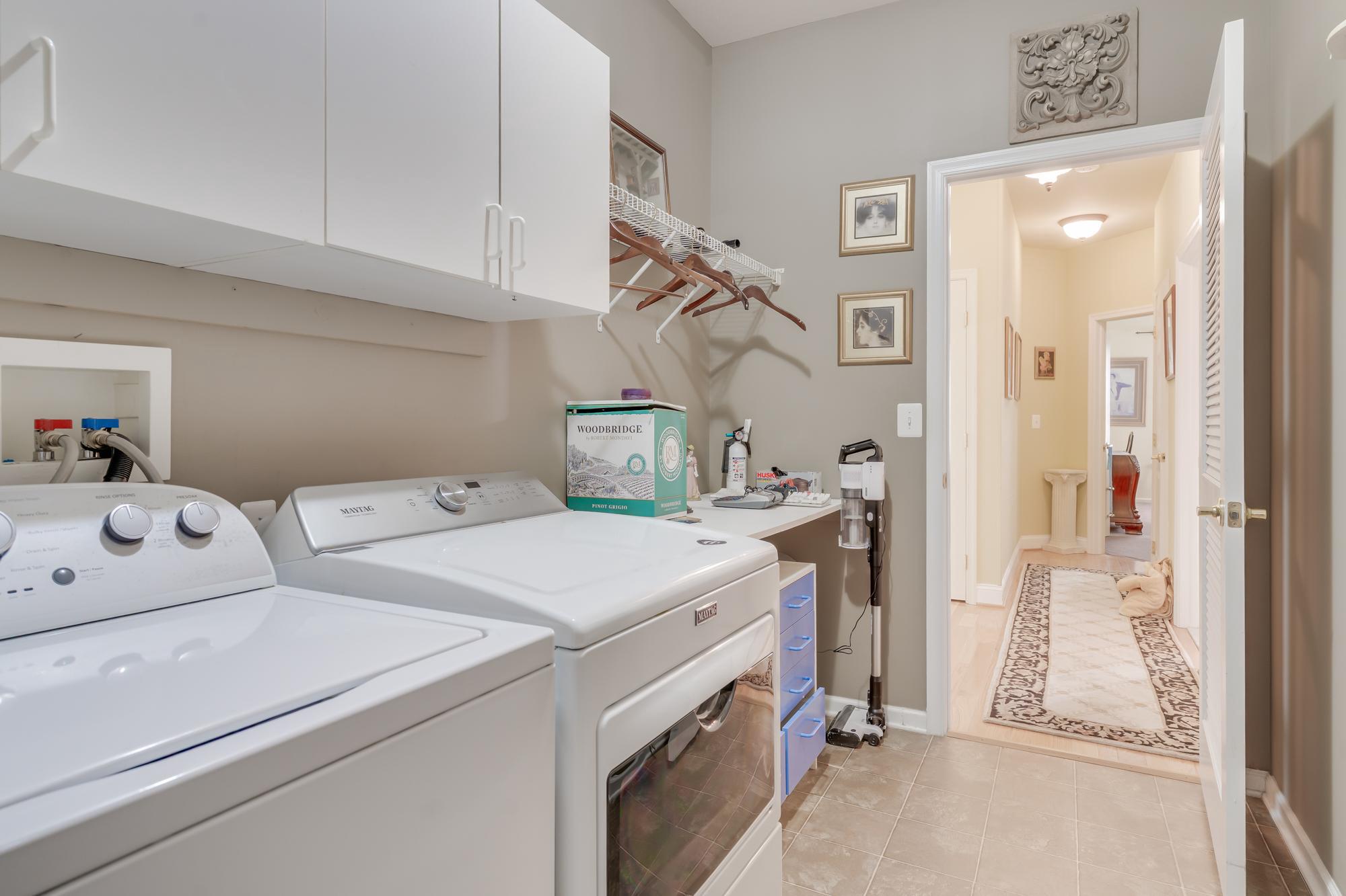 HERITAGE CR ESTS - Residential
