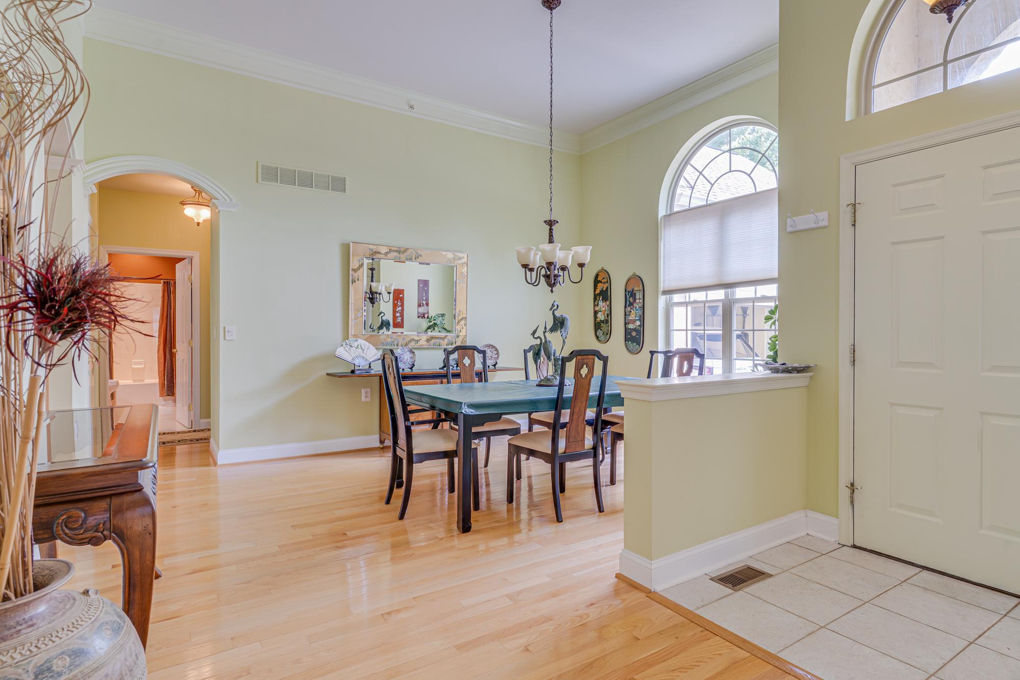 HERITAGE CR ESTS - Residential