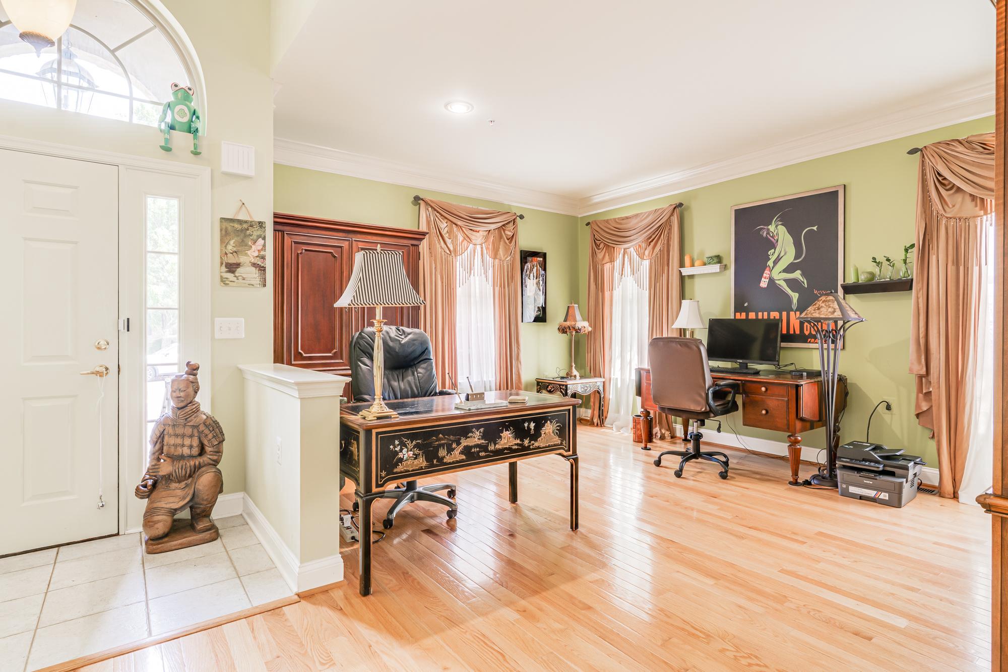 HERITAGE CR ESTS - Residential