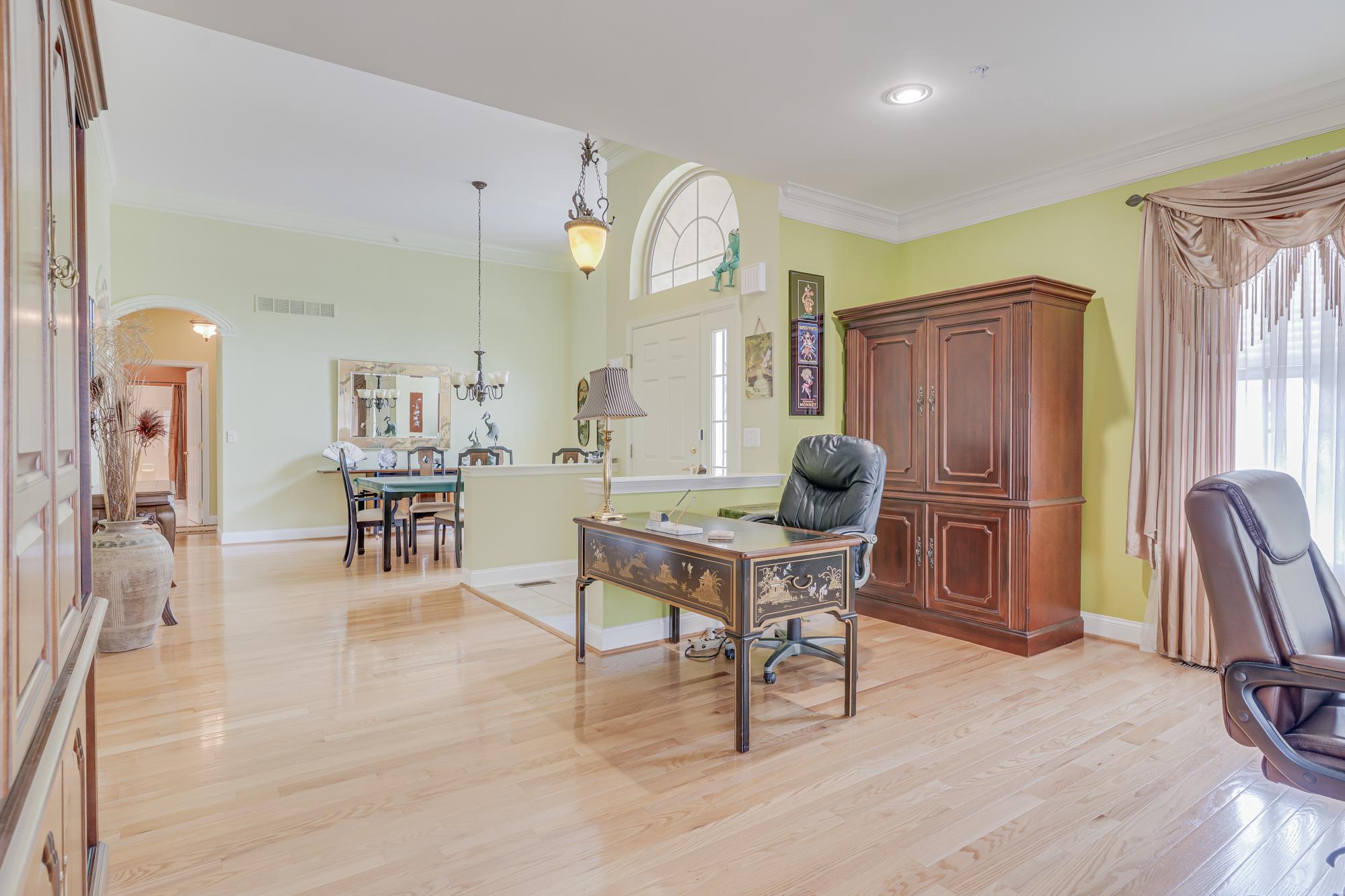 HERITAGE CR ESTS - Residential
