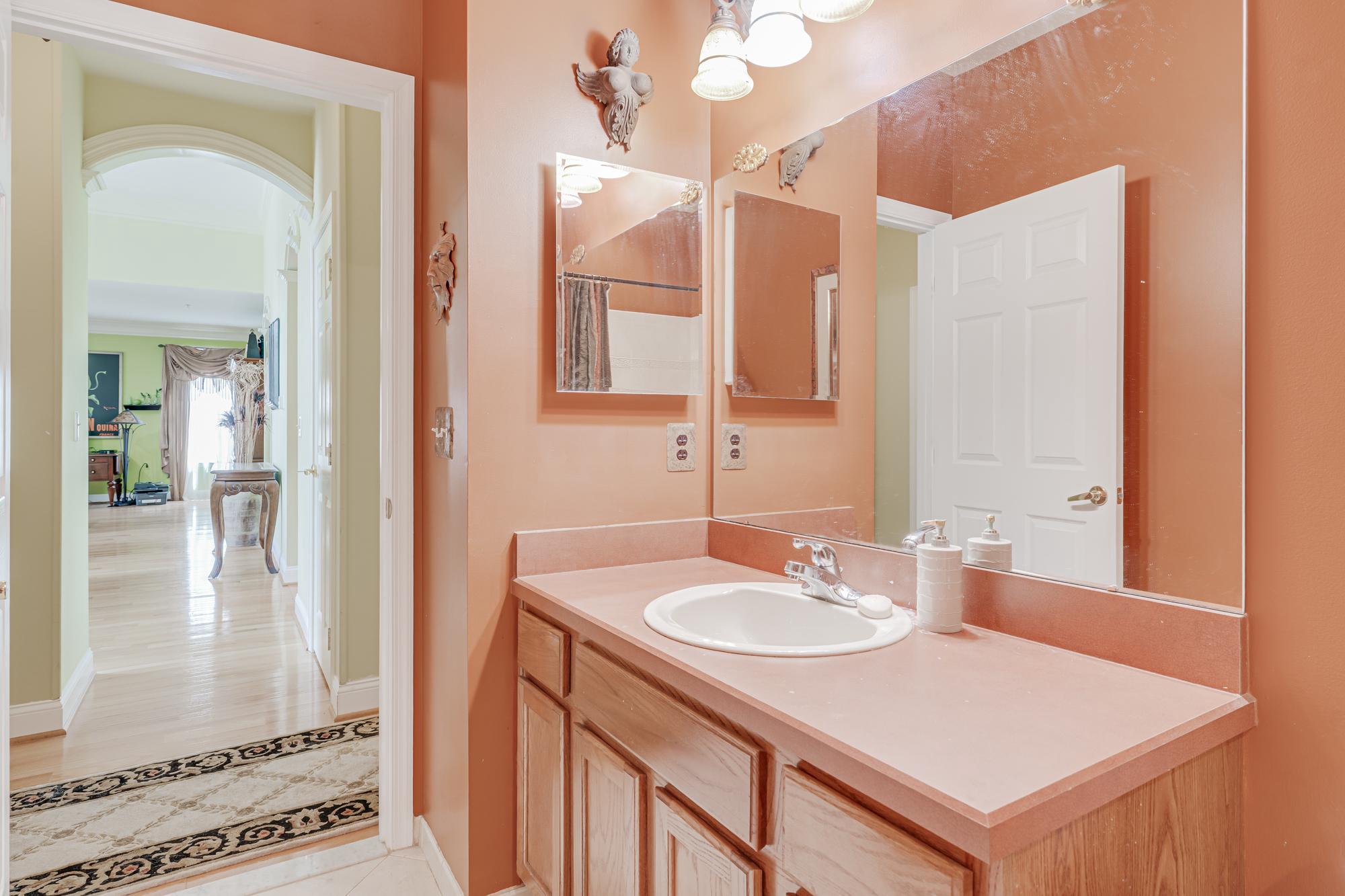 HERITAGE CR ESTS - Residential