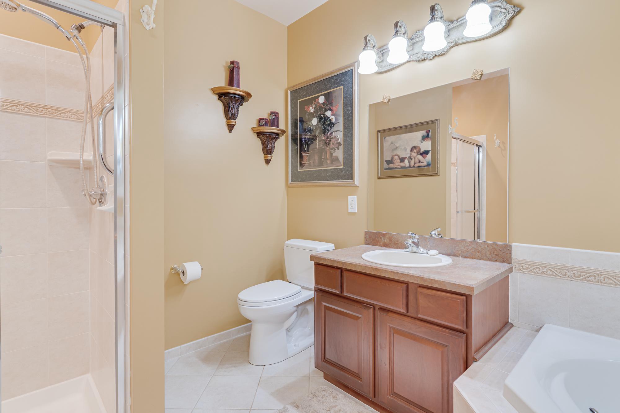 HERITAGE CR ESTS - Residential
