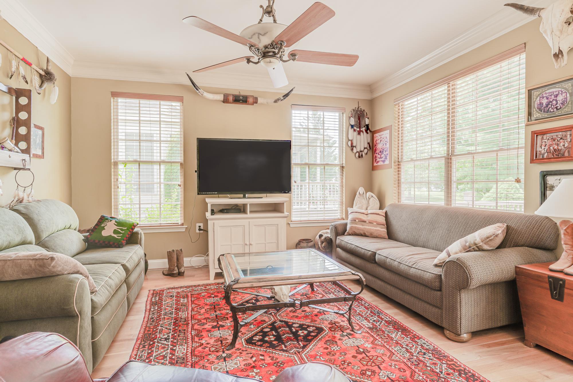 HERITAGE CR ESTS - Residential