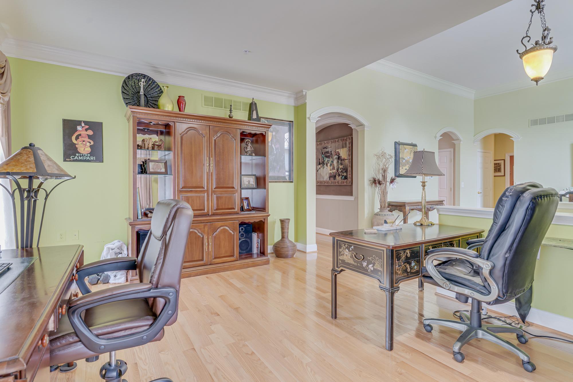 HERITAGE CR ESTS - Residential