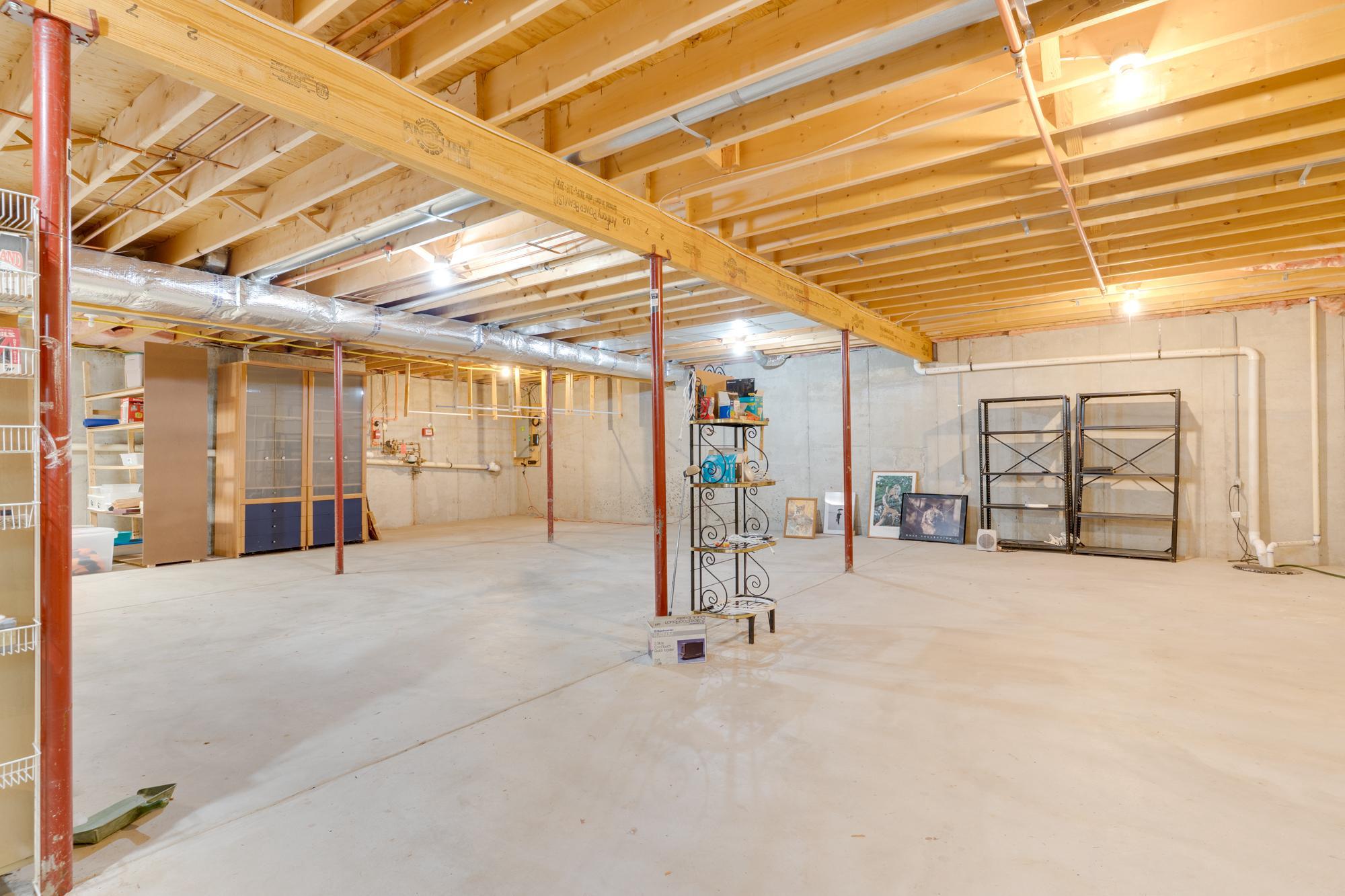 HERITAGE CR ESTS - Residential