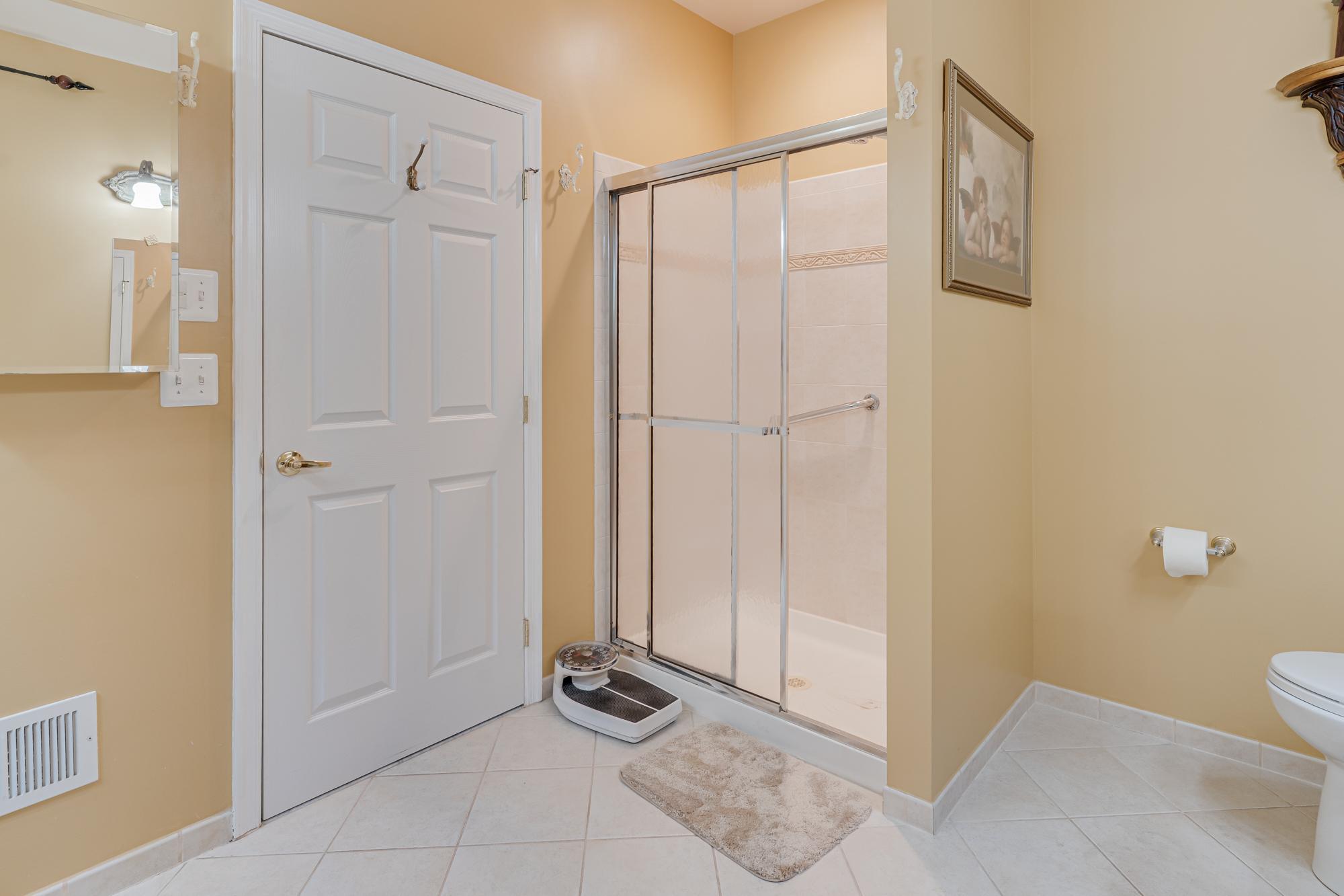 HERITAGE CR ESTS - Residential