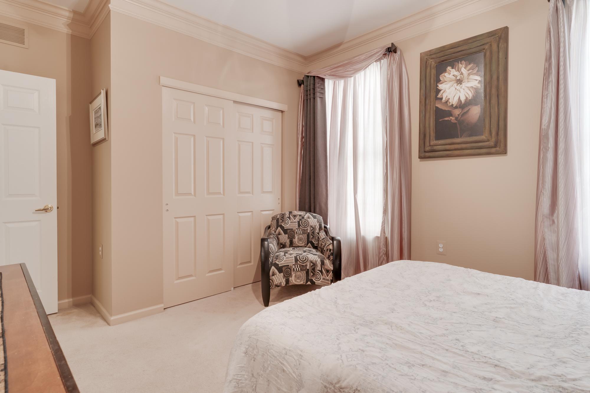 HERITAGE CR ESTS - Residential