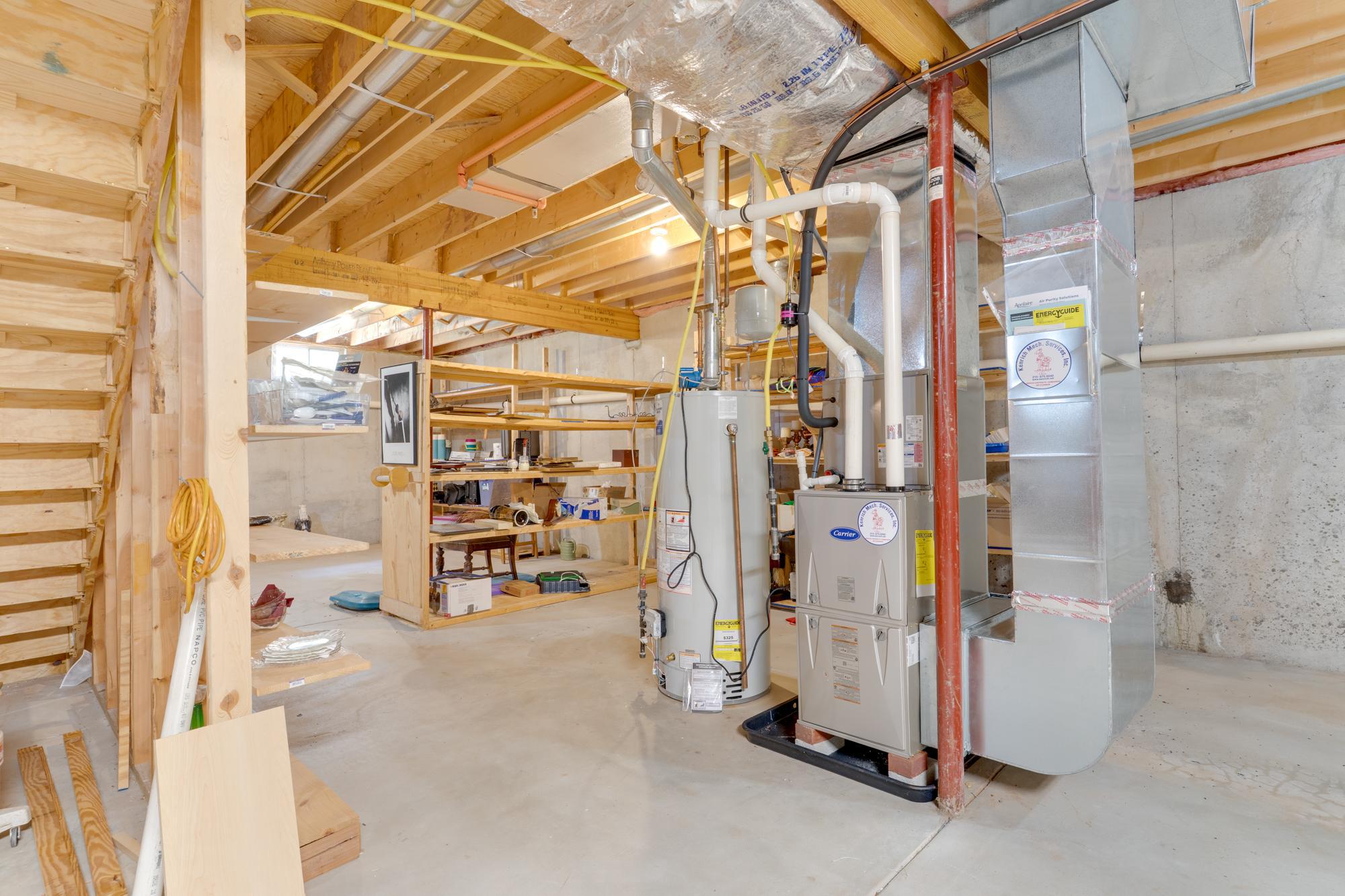 HERITAGE CR ESTS - Residential
