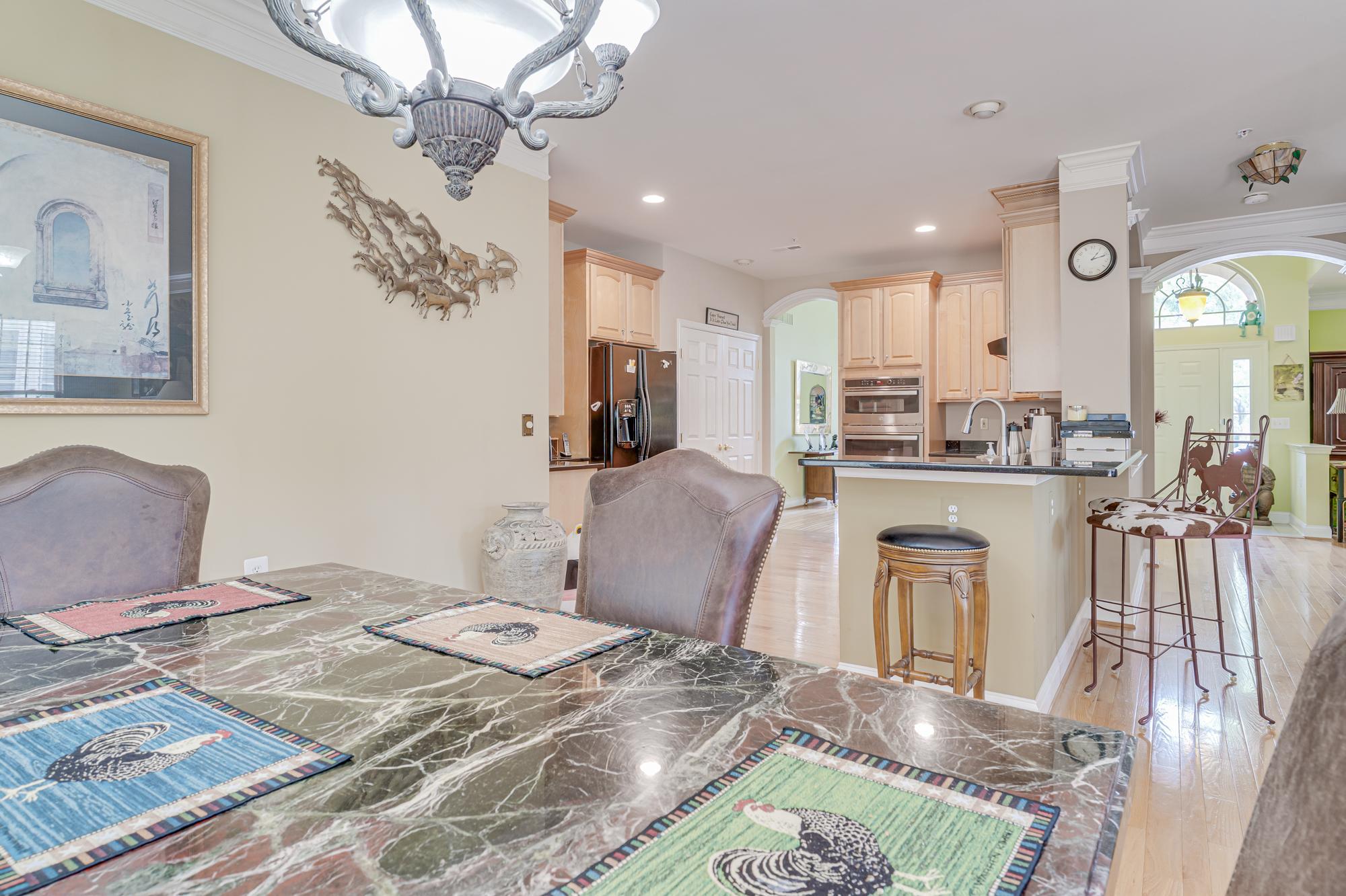 HERITAGE CR ESTS - Residential
