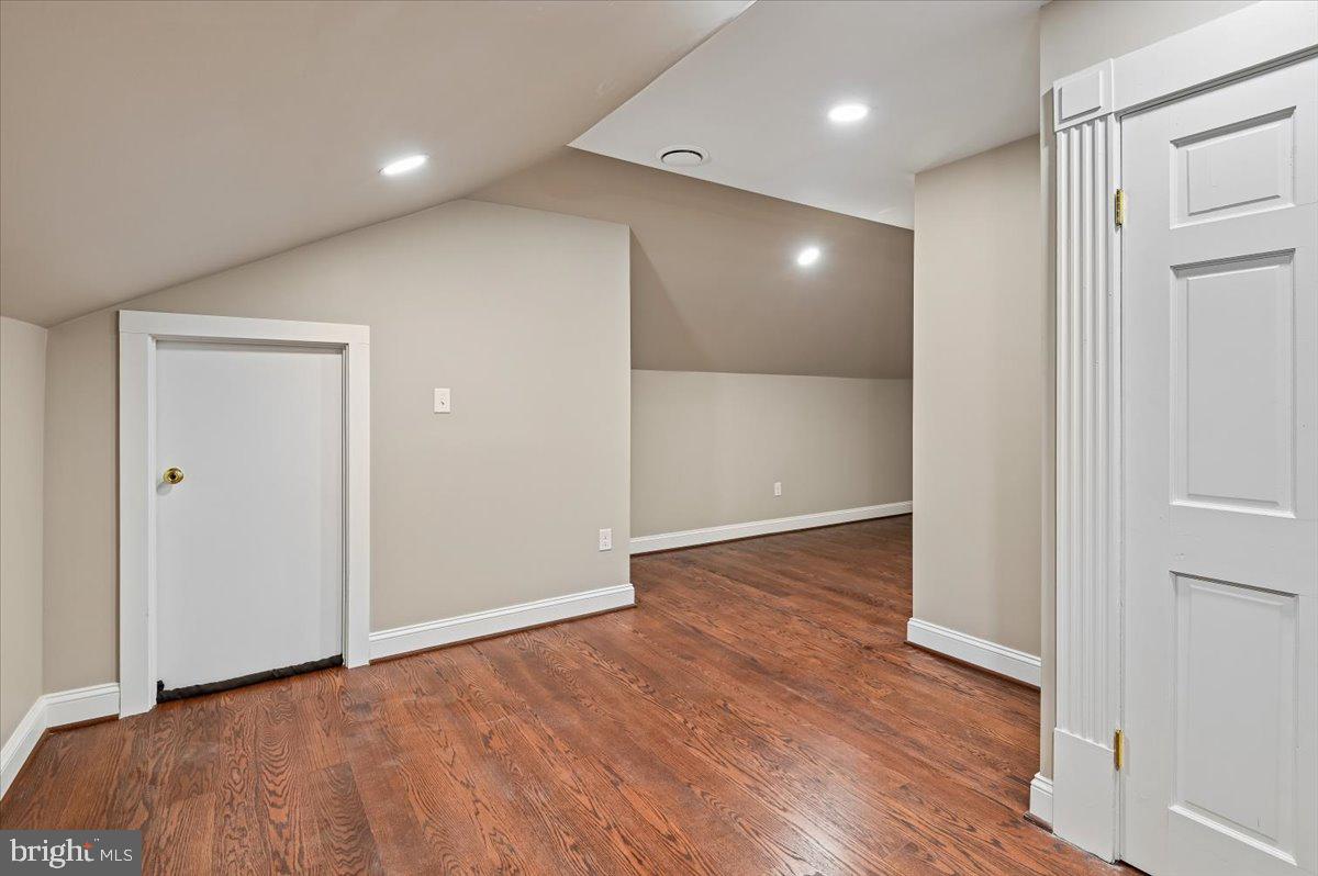 SIMPSON WOODS - Residential