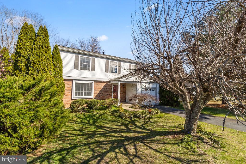Prime  Opportunity in Woodbridge, VA! 3236 Bethel Church Drive—a spacious 4-bed, 3.5-bath single-family home ready for new owners. Just minutes from Potomac Mills—Virginia’s largest outlet mall—future residents will enjoy access to 200+ stores, AMC theaters, dining, and entertainment. Surrounded by parks, commuter routes, and a thriving community, this opportunity combines location, scale, and potential. Bring your vision and capitalize on one of the best homes in Woodbridge!

Don’t forget the pool for summer!