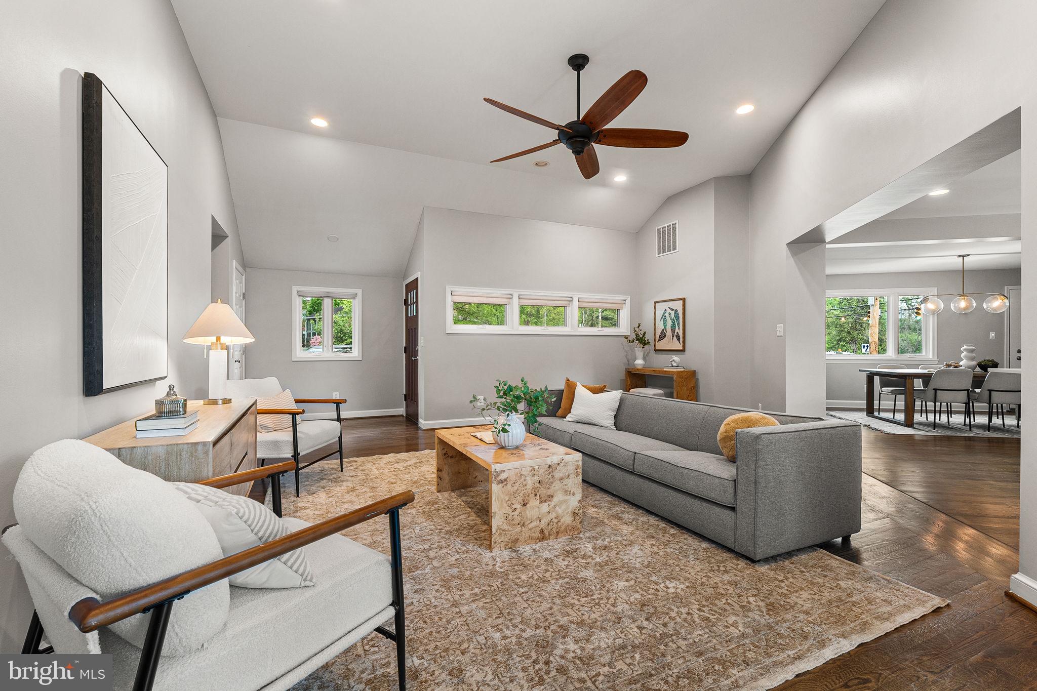 CRESCENT HILLS - Residential