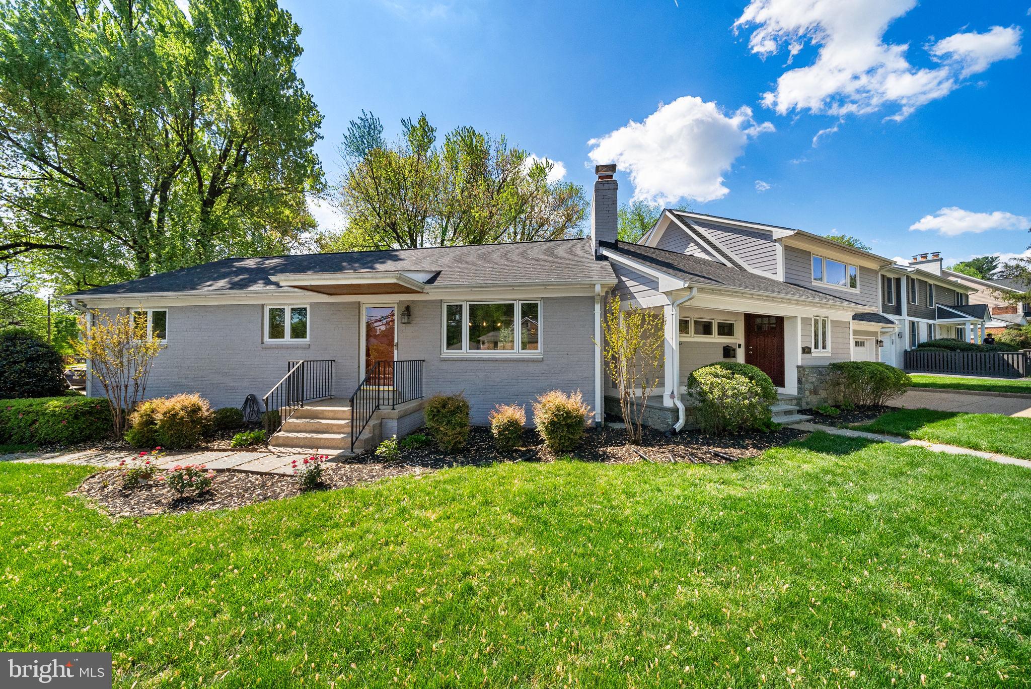 CRESCENT HILLS - Residential