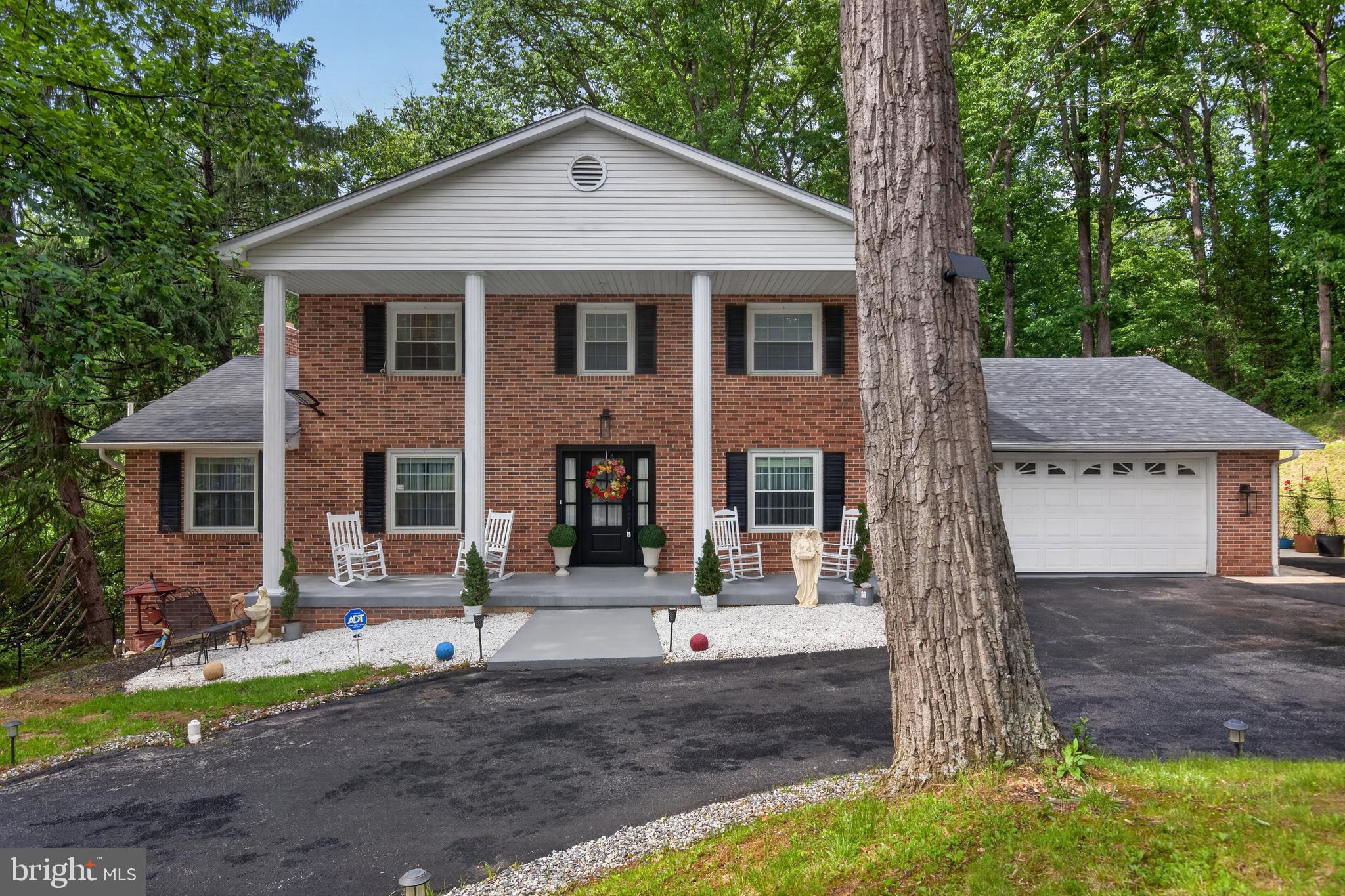 SHERWOOD FOREST - Residential