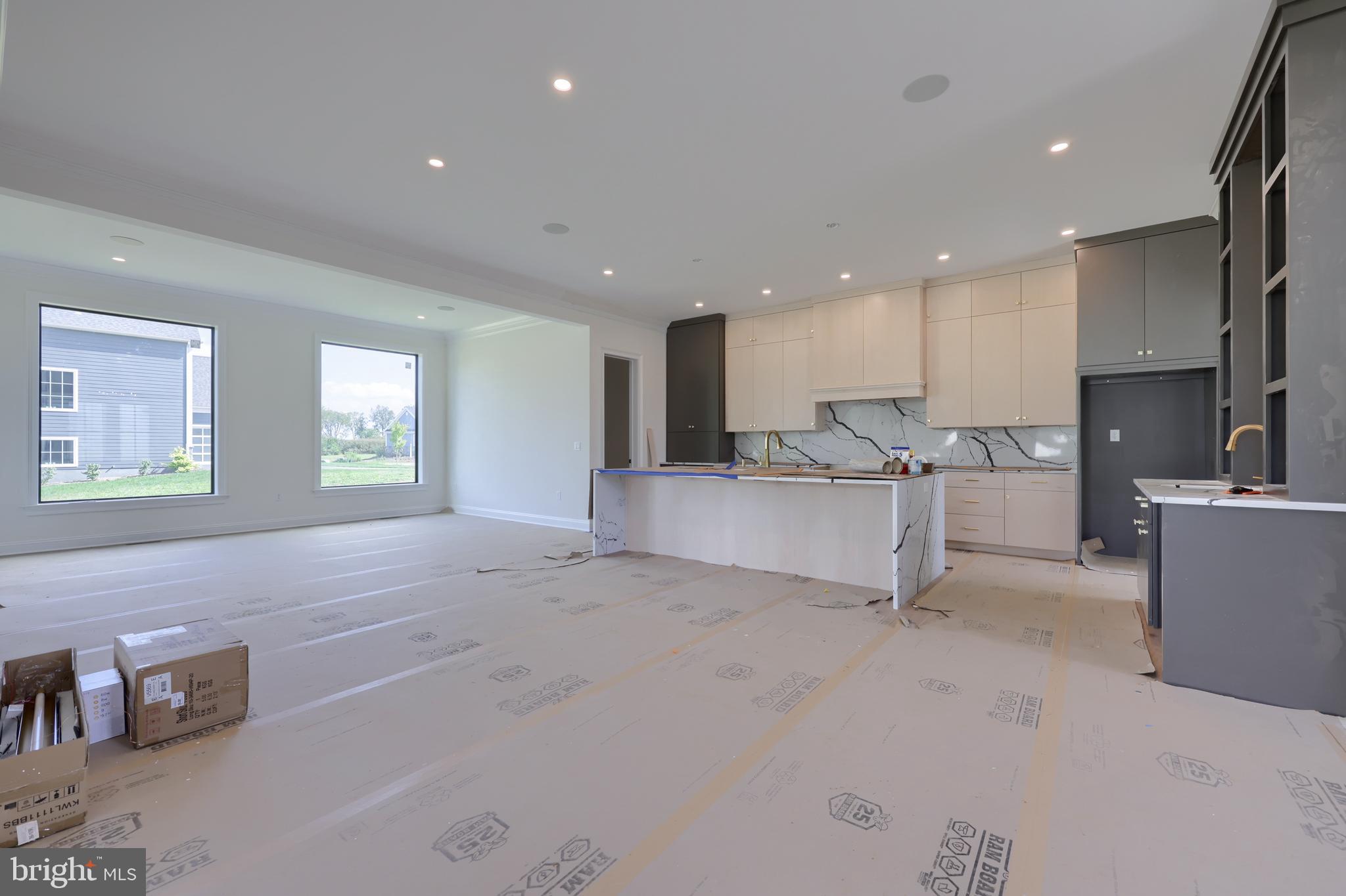 HAYDN MANOR - Residential