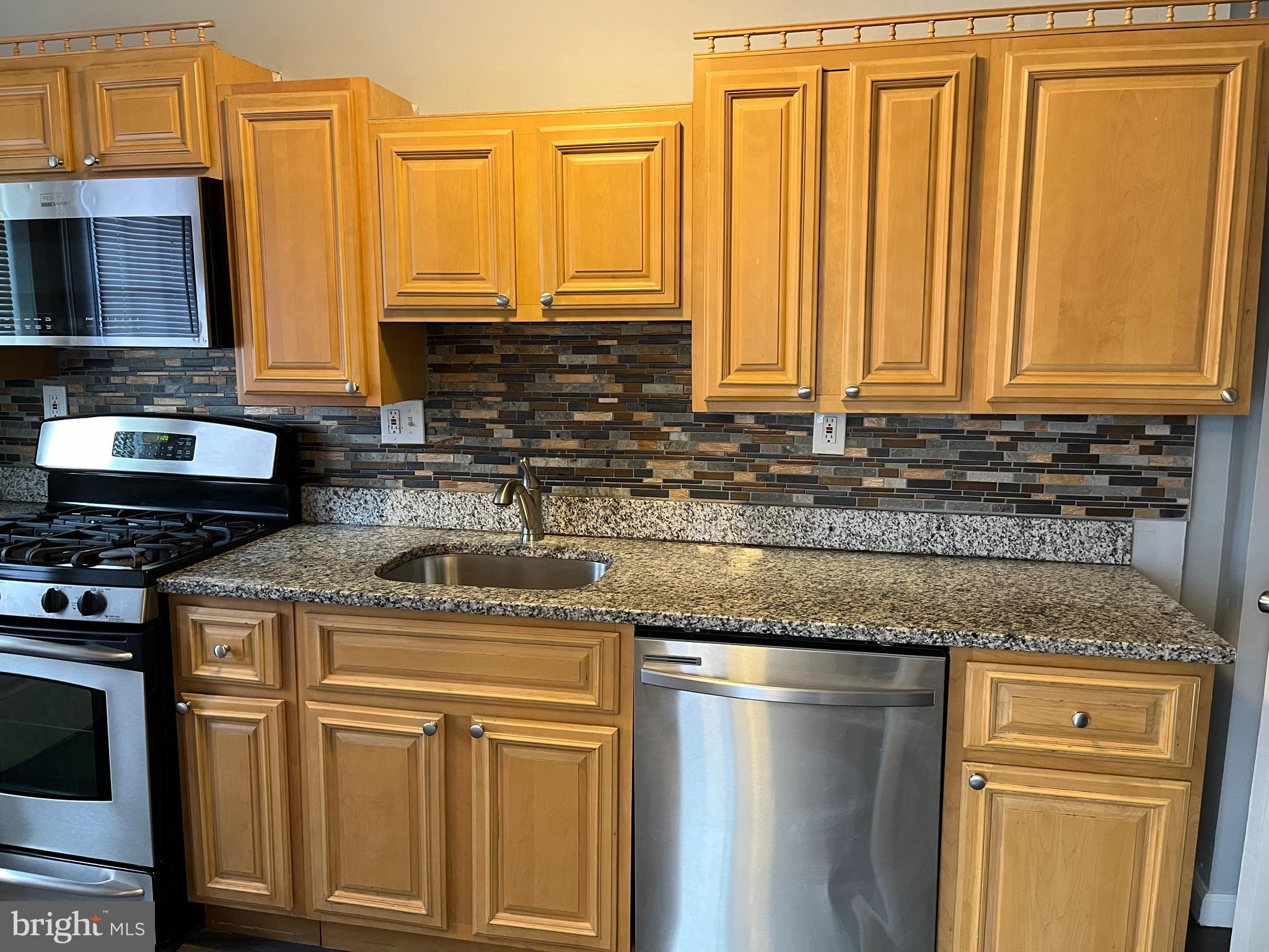LEVINDALE - Residential Lease