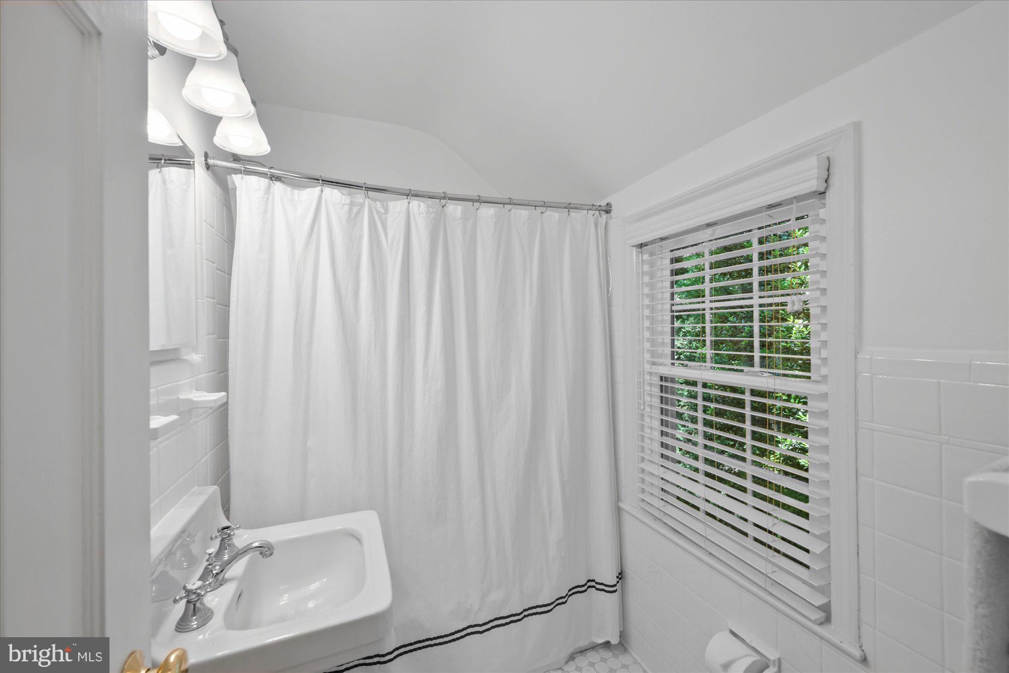 WOODACRES - Residential