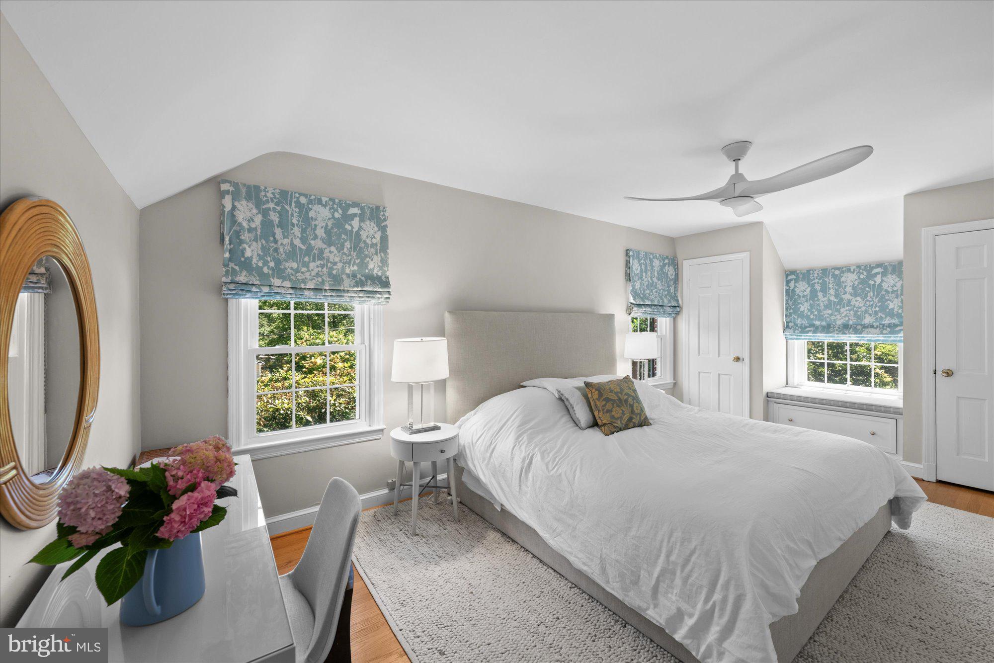 WOODACRES - Residential