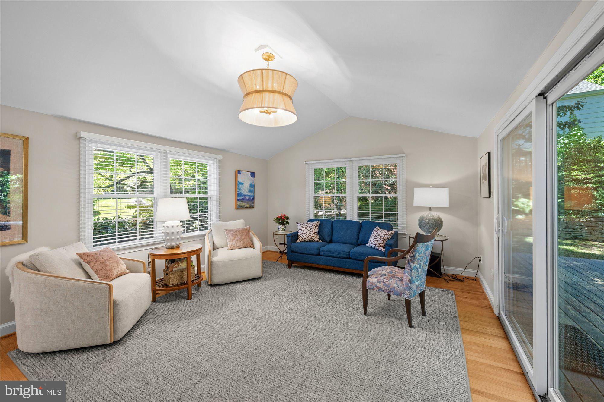 WOODACRES - Residential