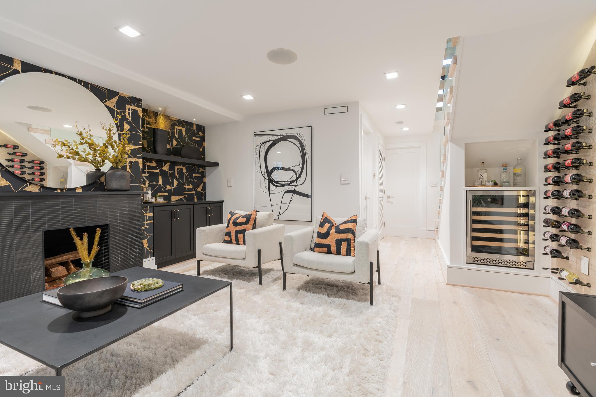 LOGAN - Residential
