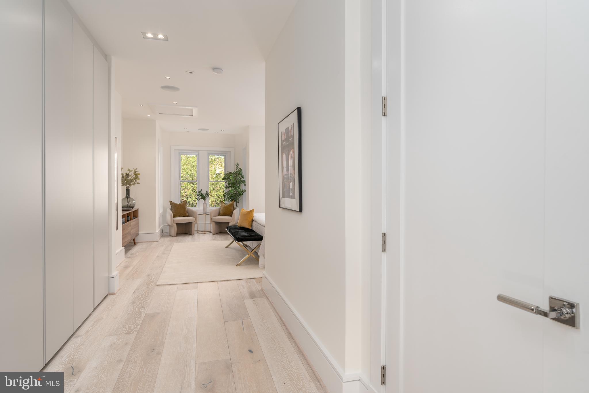 LOGAN - Residential