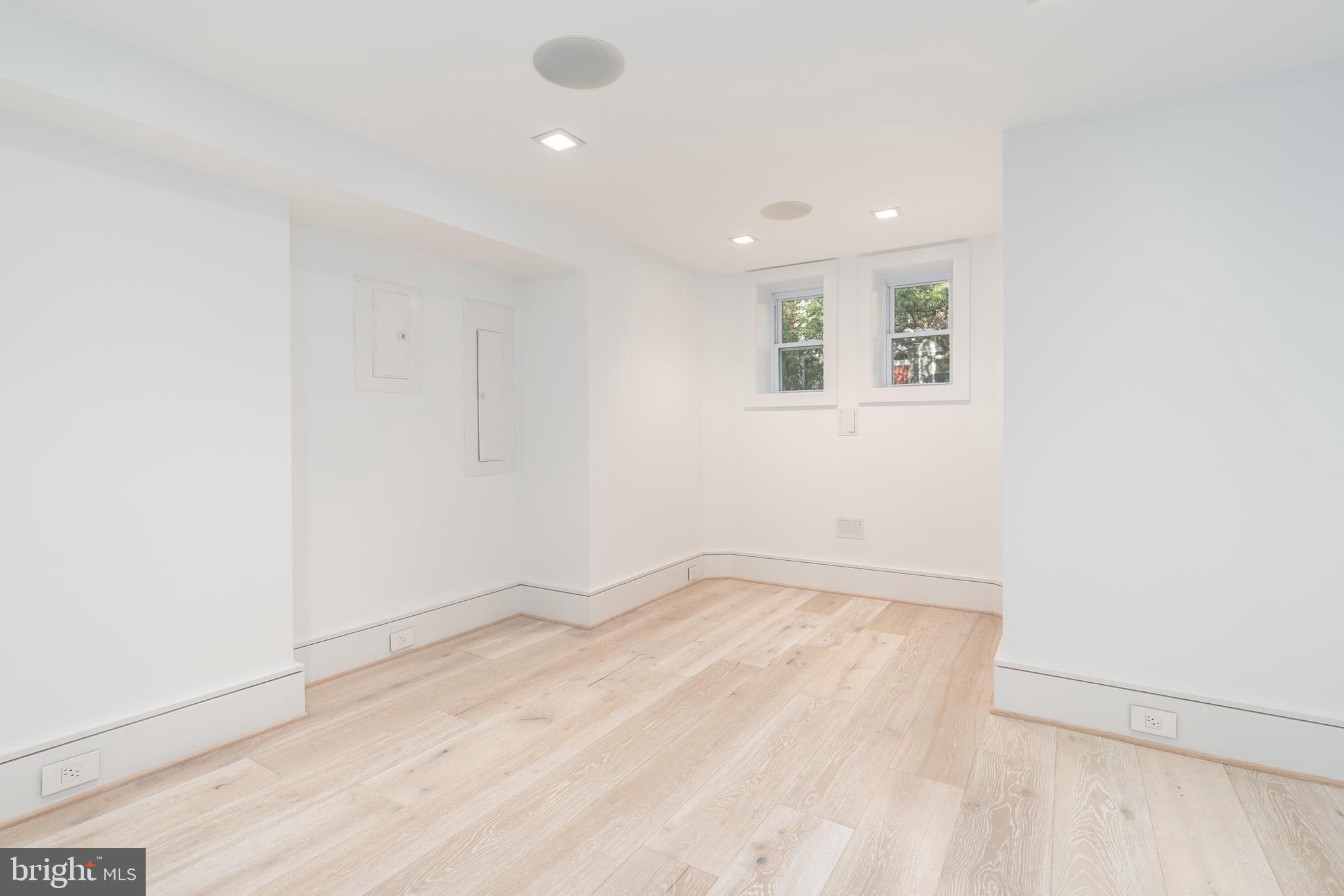 LOGAN - Residential