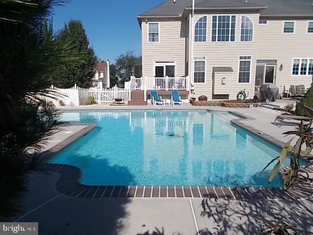 WOODRIDGE HUNT - Residential