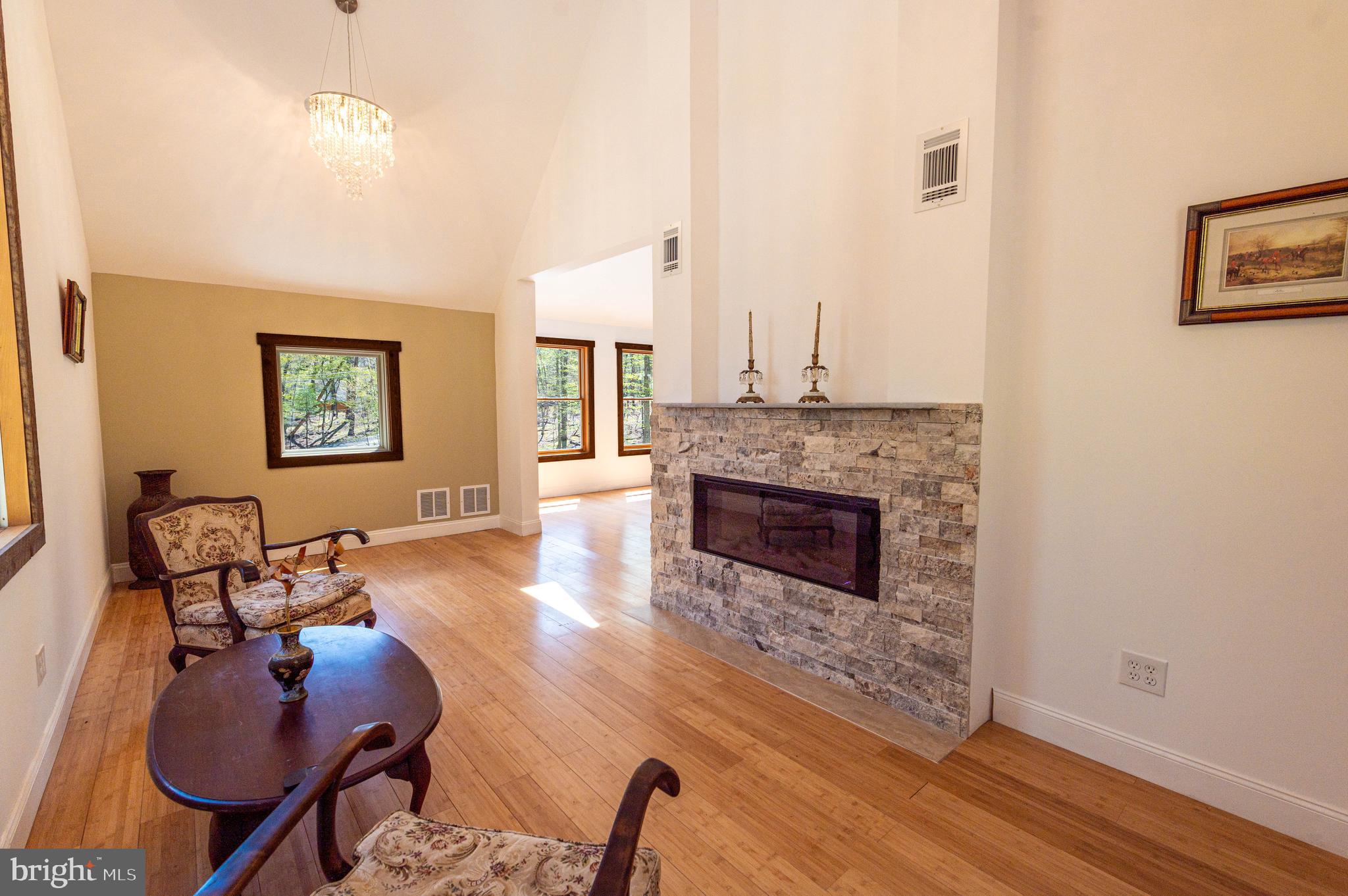 GLENOAK FOREST - Residential