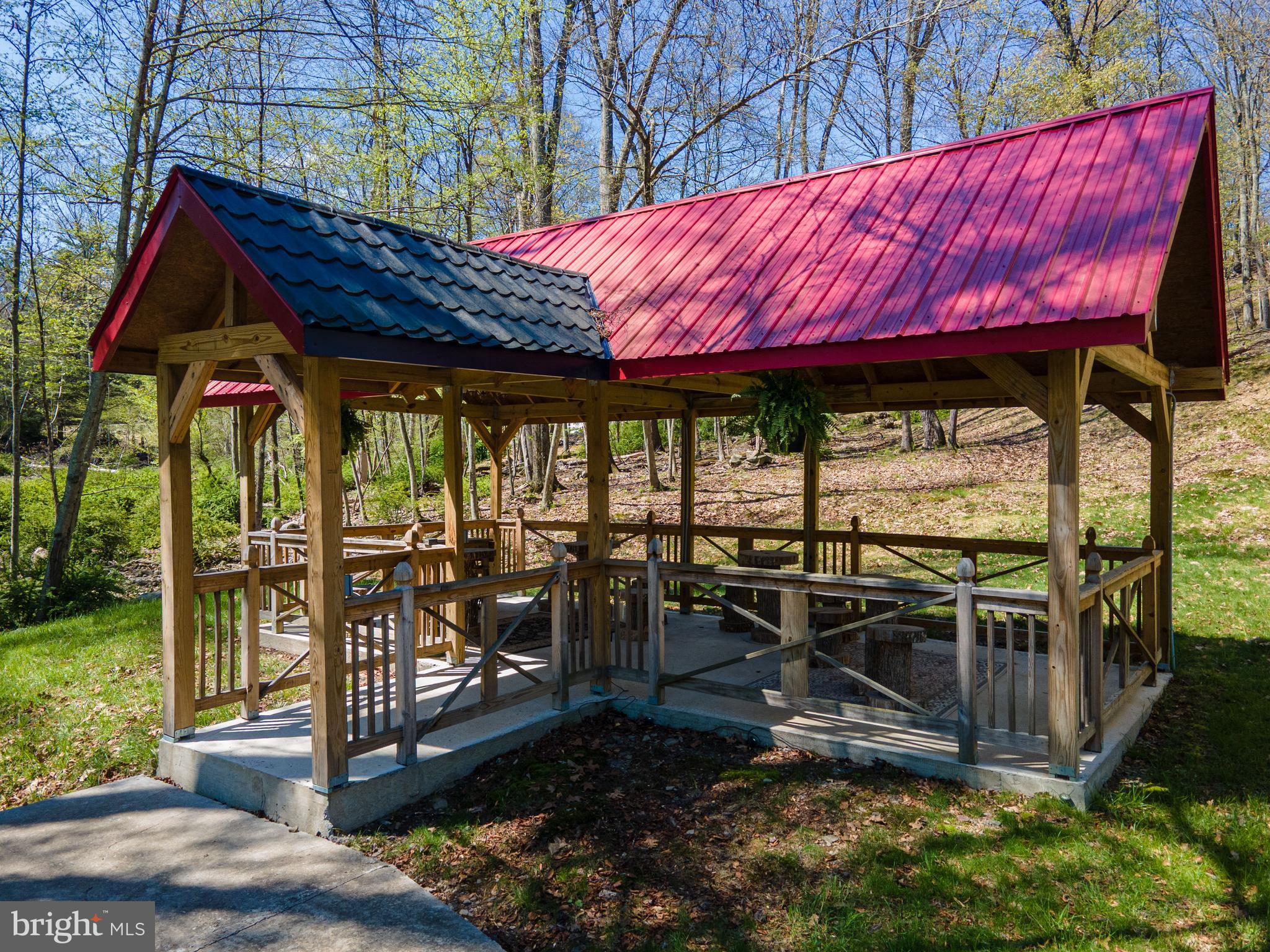 GLENOAK FOREST - Residential