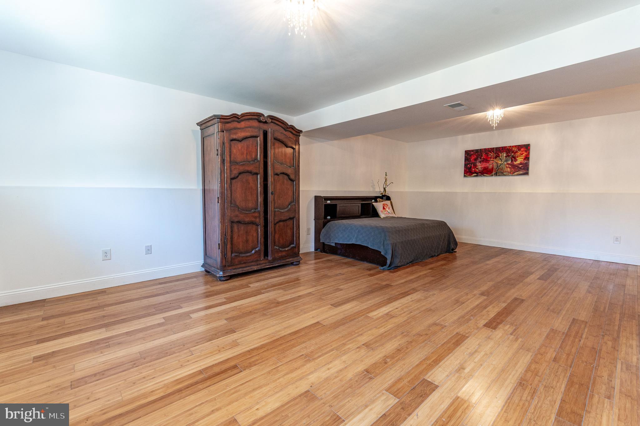 GLENOAK FOREST - Residential