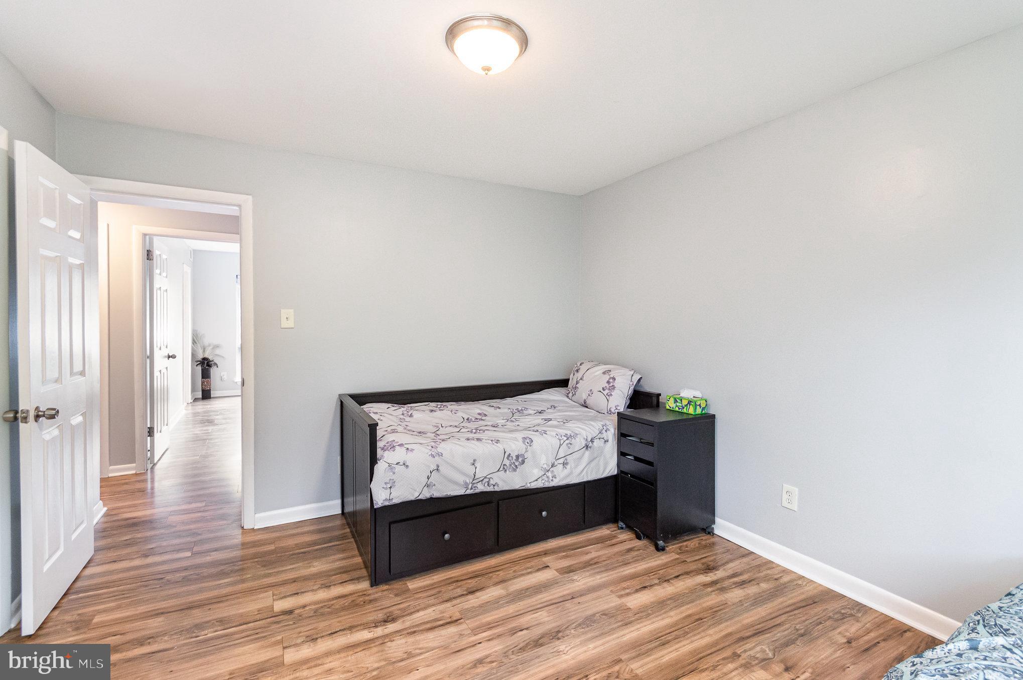 VANTAGE HILL - Residential