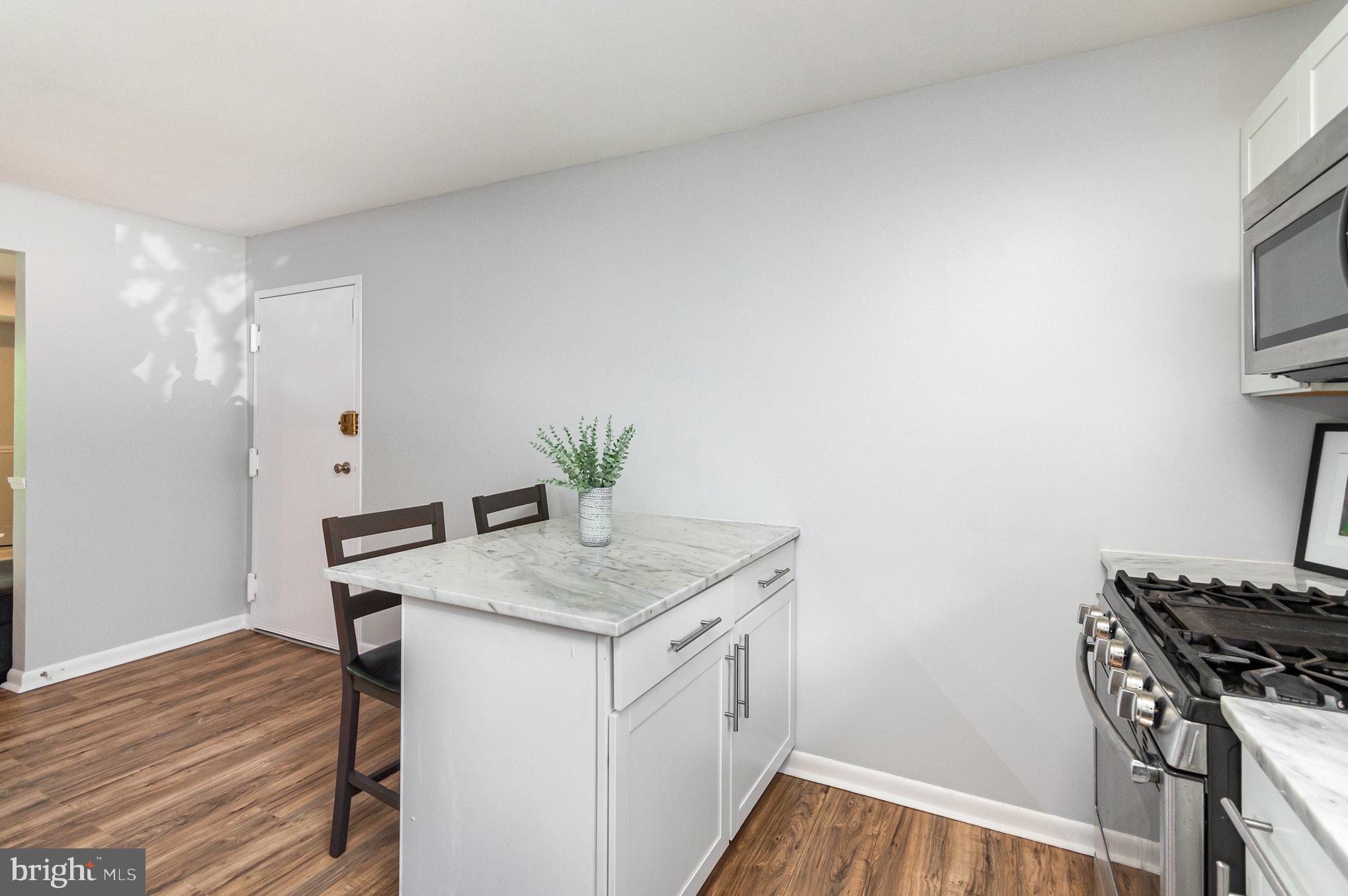 VANTAGE HILL - Residential