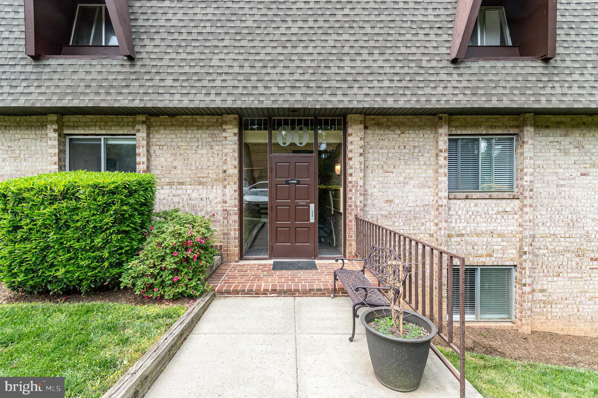 VANTAGE HILL - Residential