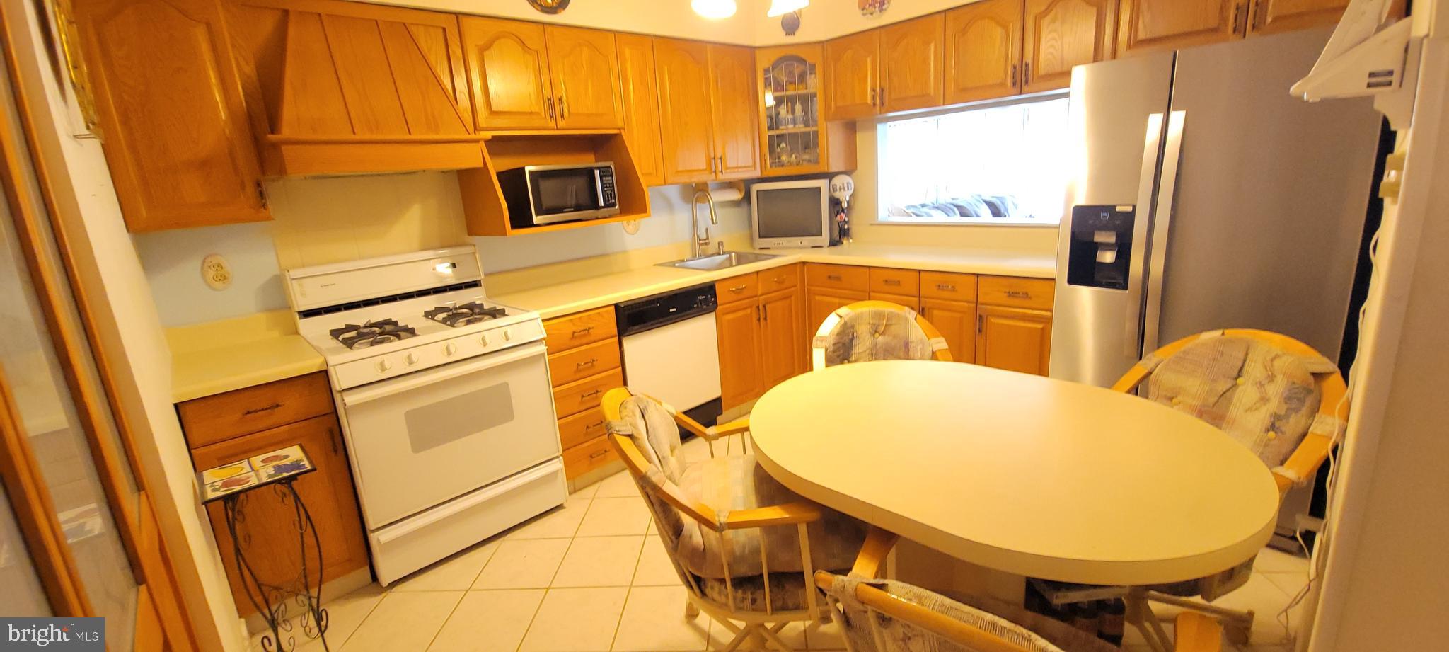 BAKERS BAY CONDOMINIUMS - Residential