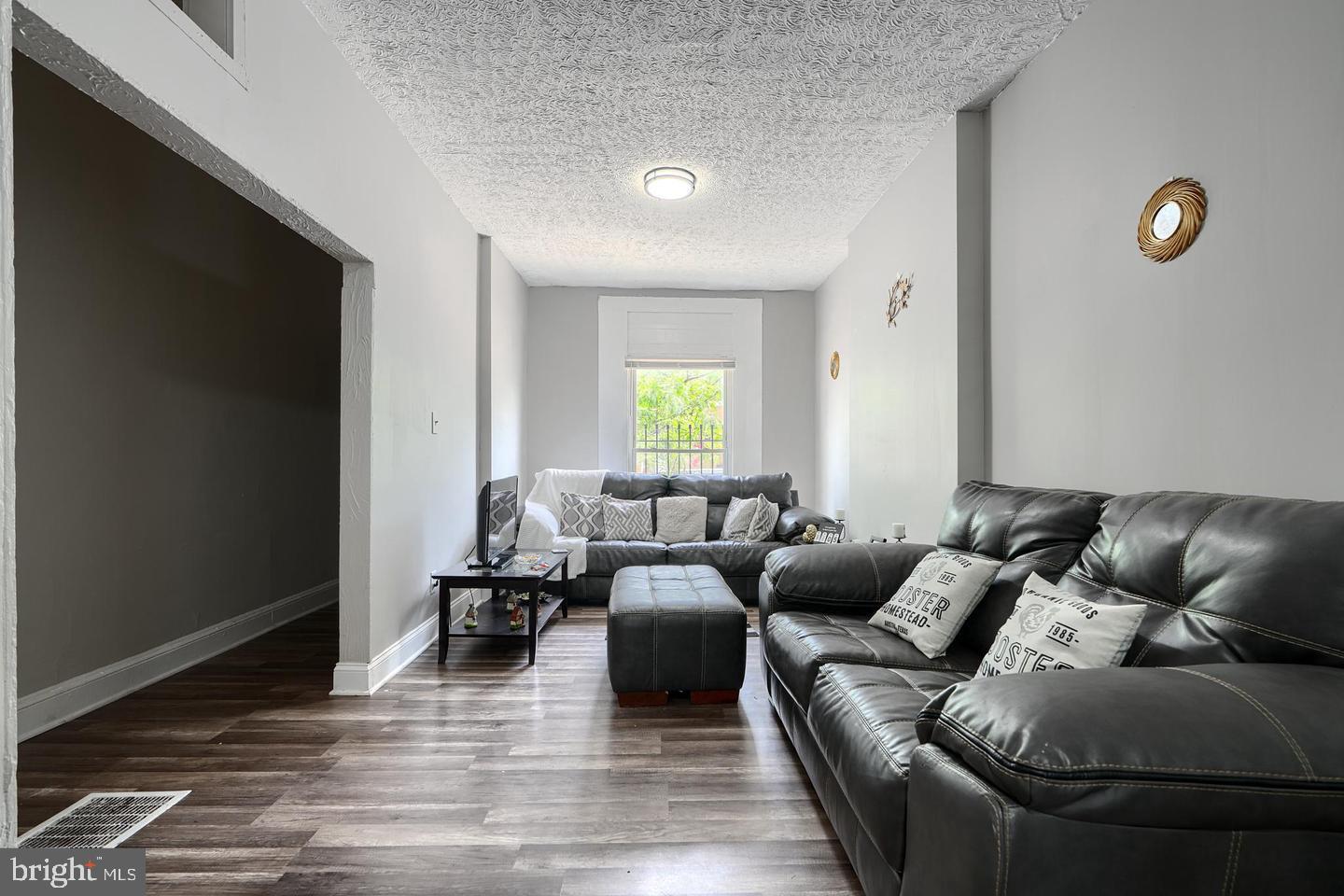 MADISON EASTEND - Residential