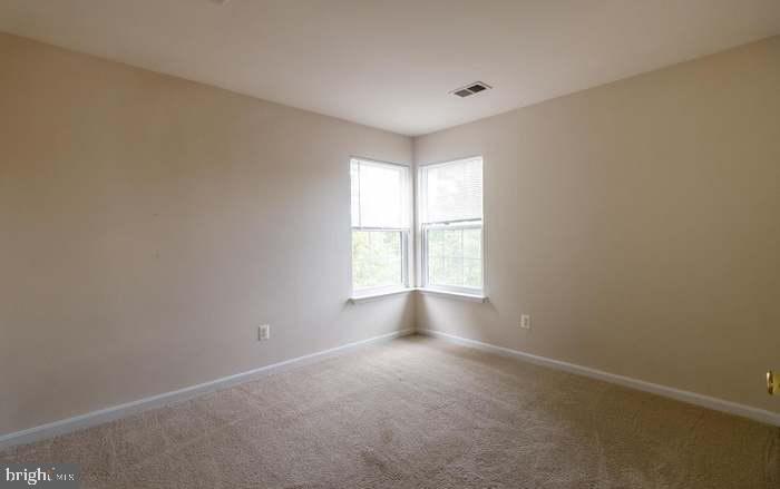 SIGNATURE AT BROADLANDS - Residential Lease