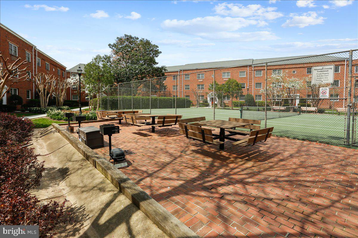 POTOWMACK CROSSING - Residential