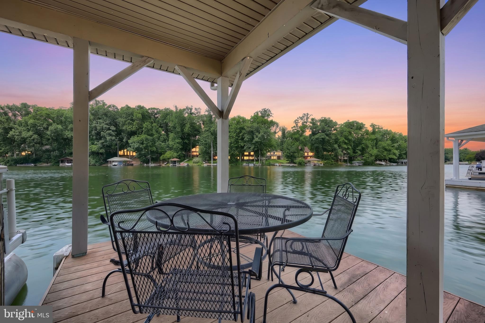 LAKE MEADE - Residential