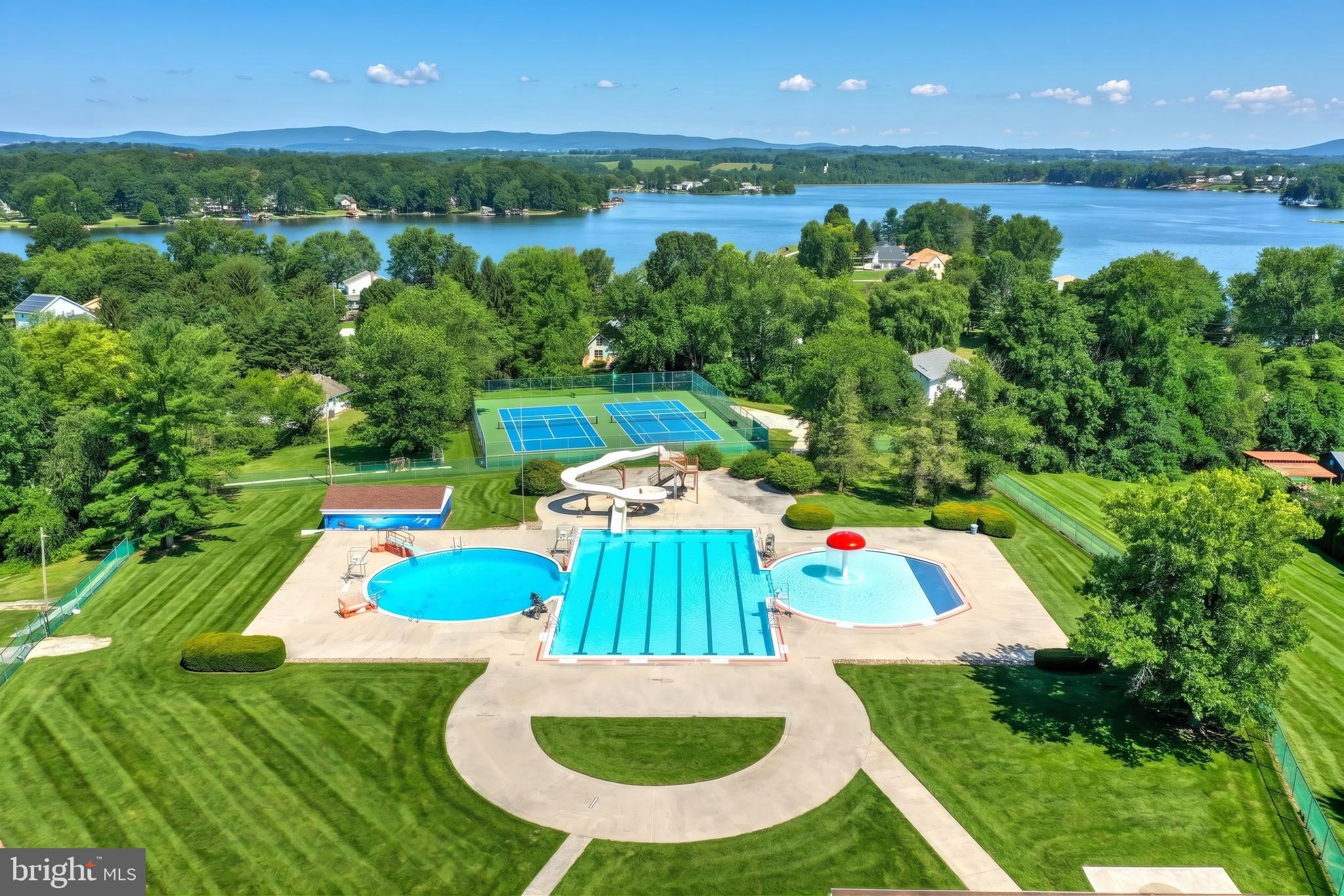 LAKE MEADE - Residential