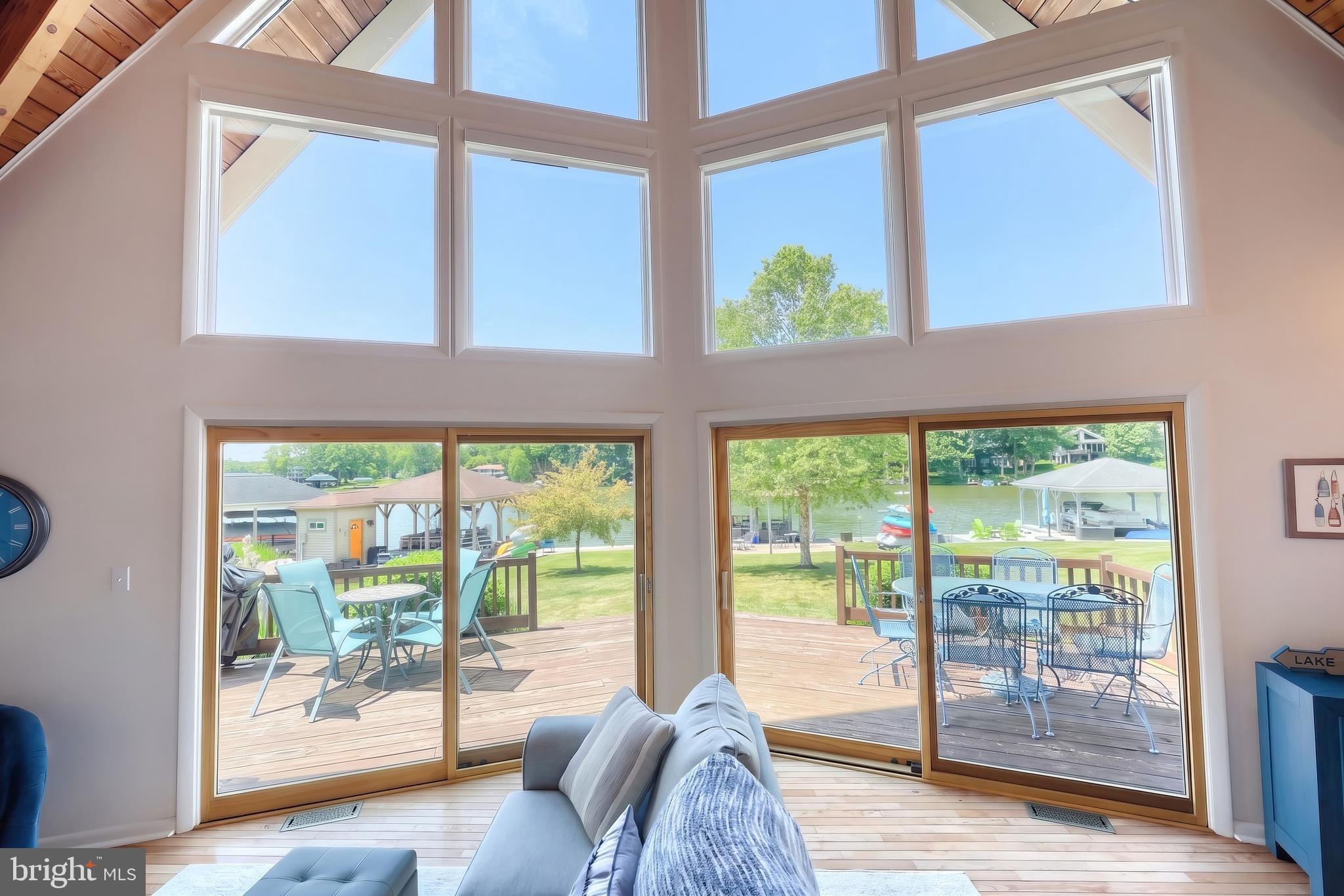 LAKE MEADE - Residential