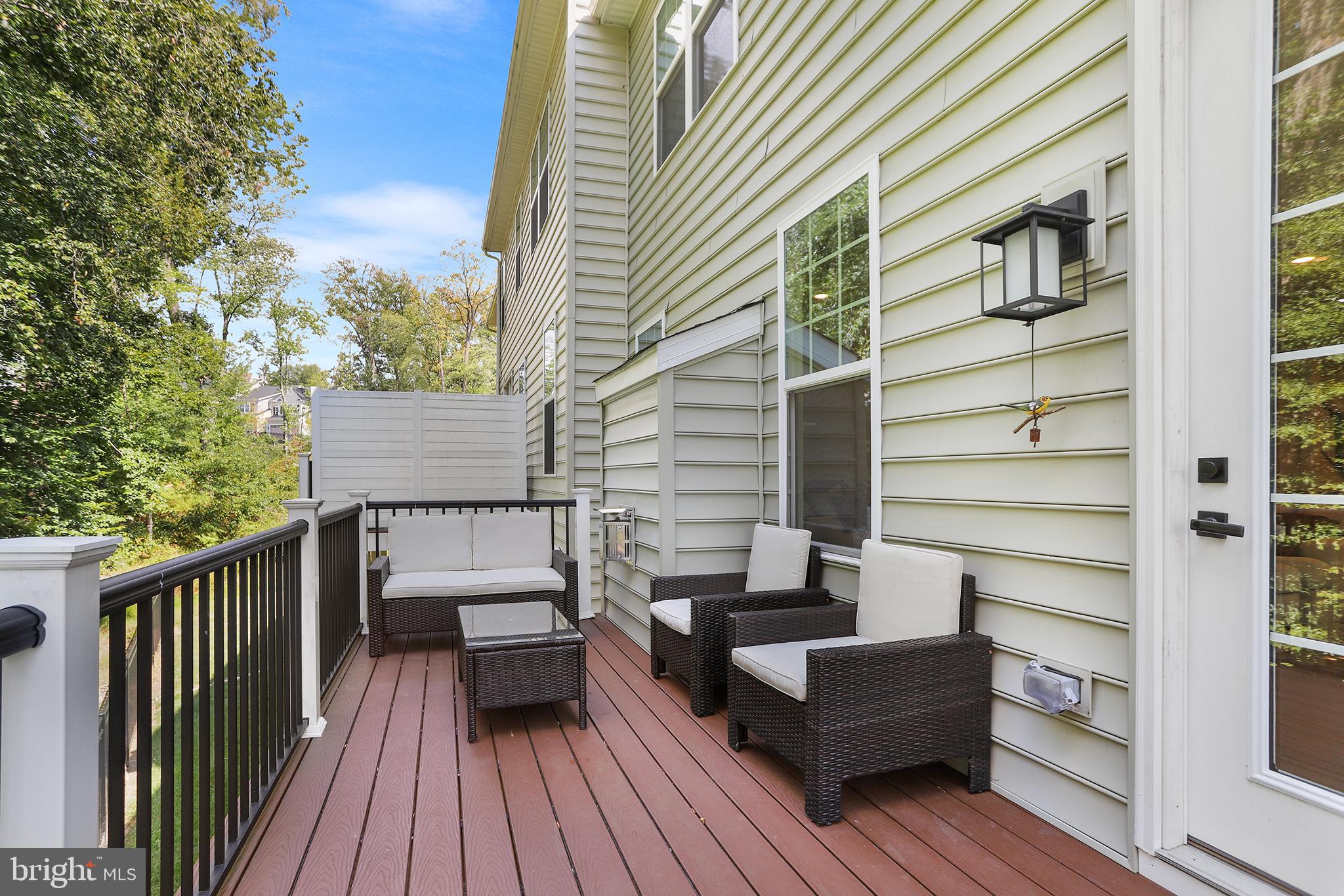 PONDS EDGE - Residential