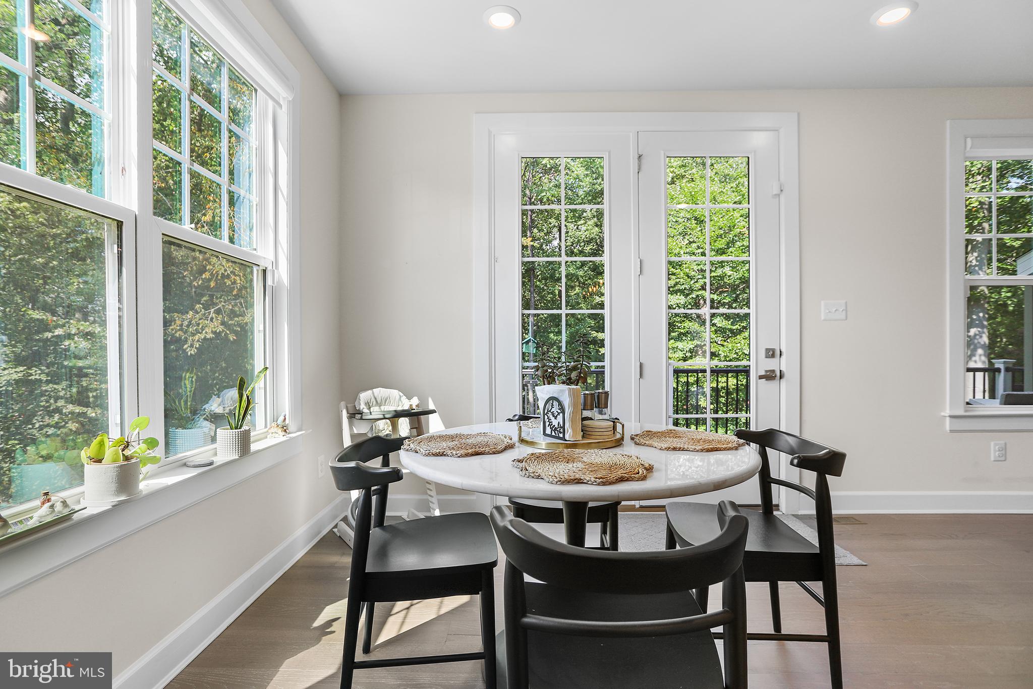 PONDS EDGE - Residential