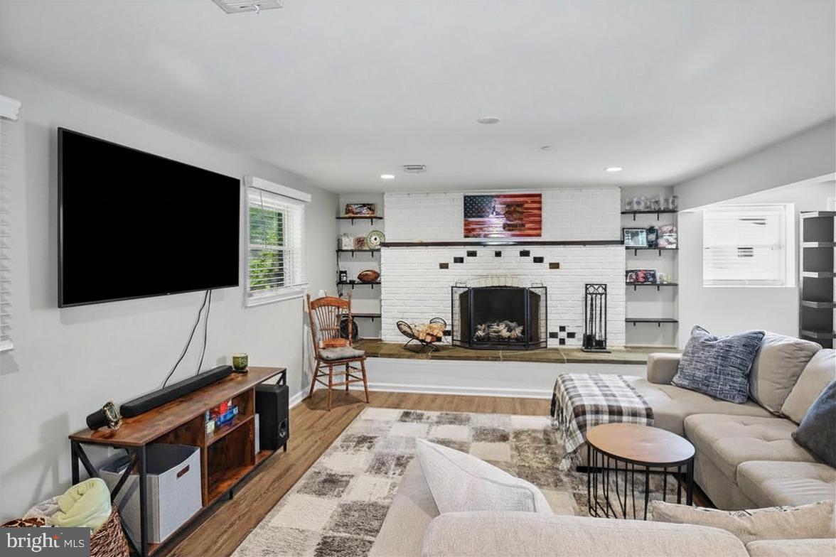 RIVA FARMS - Residential