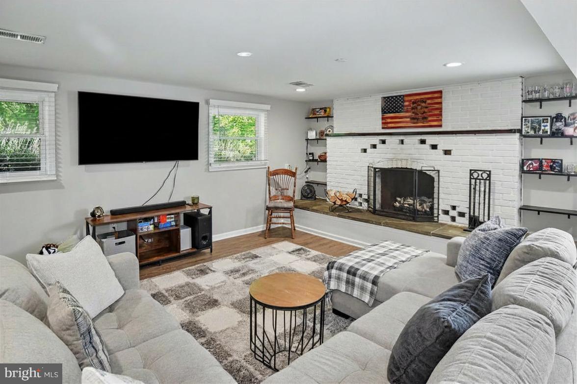 RIVA FARMS - Residential